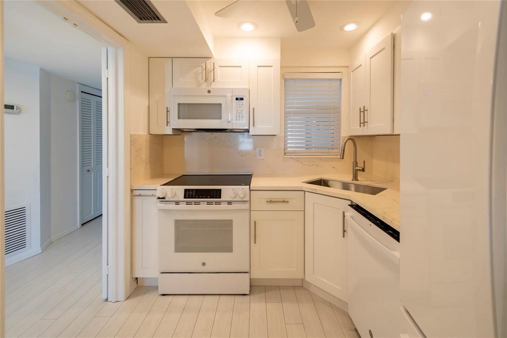 WILSHIRE EAST CONDO - Residential Lease