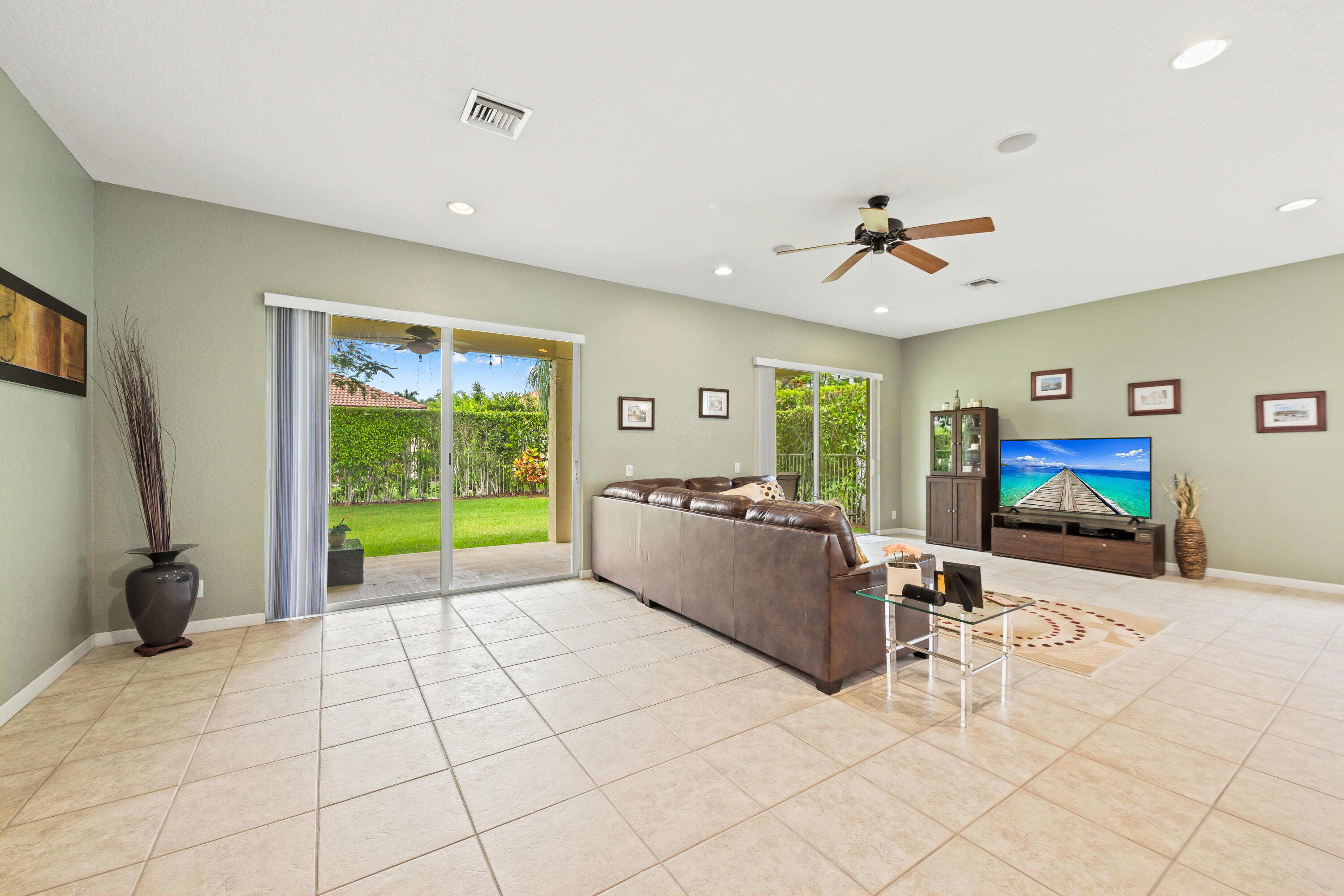 SECTOR 2-PARCELS 17 18 19 & 20 - Residential Lease