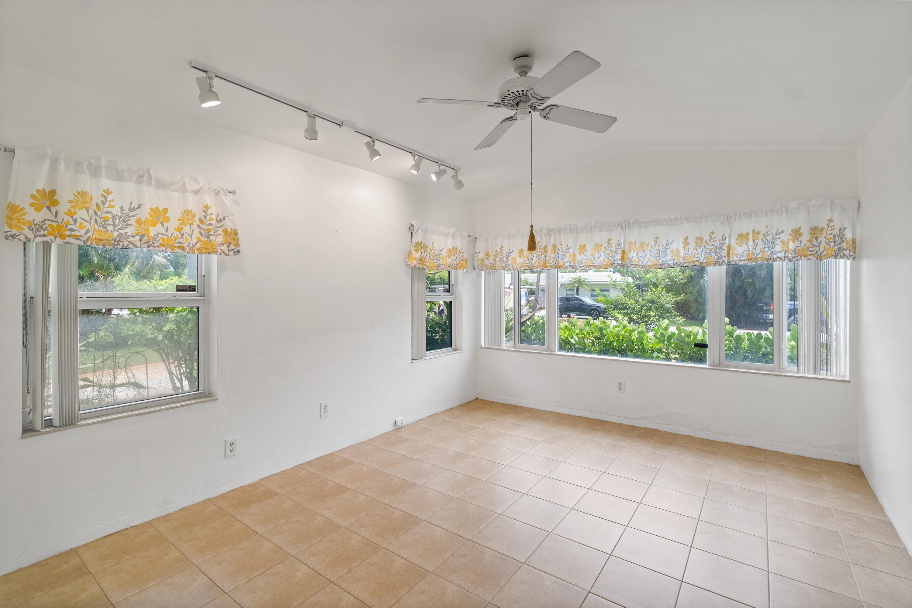 CORAL RIDGE - Residential