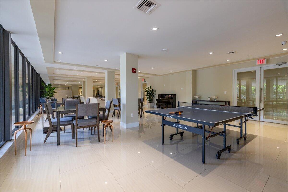 REGENCY HIGHLAND CLUB CONDO - Residential
