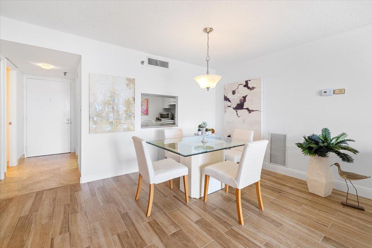 REGENCY HIGHLAND CLUB CONDO - Residential