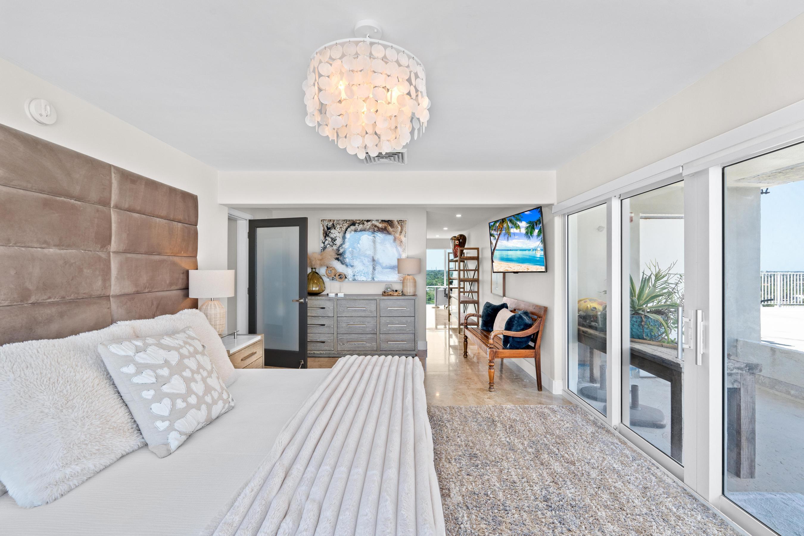 HILLSBORO ISLAND HOUSE CONDO - Residential