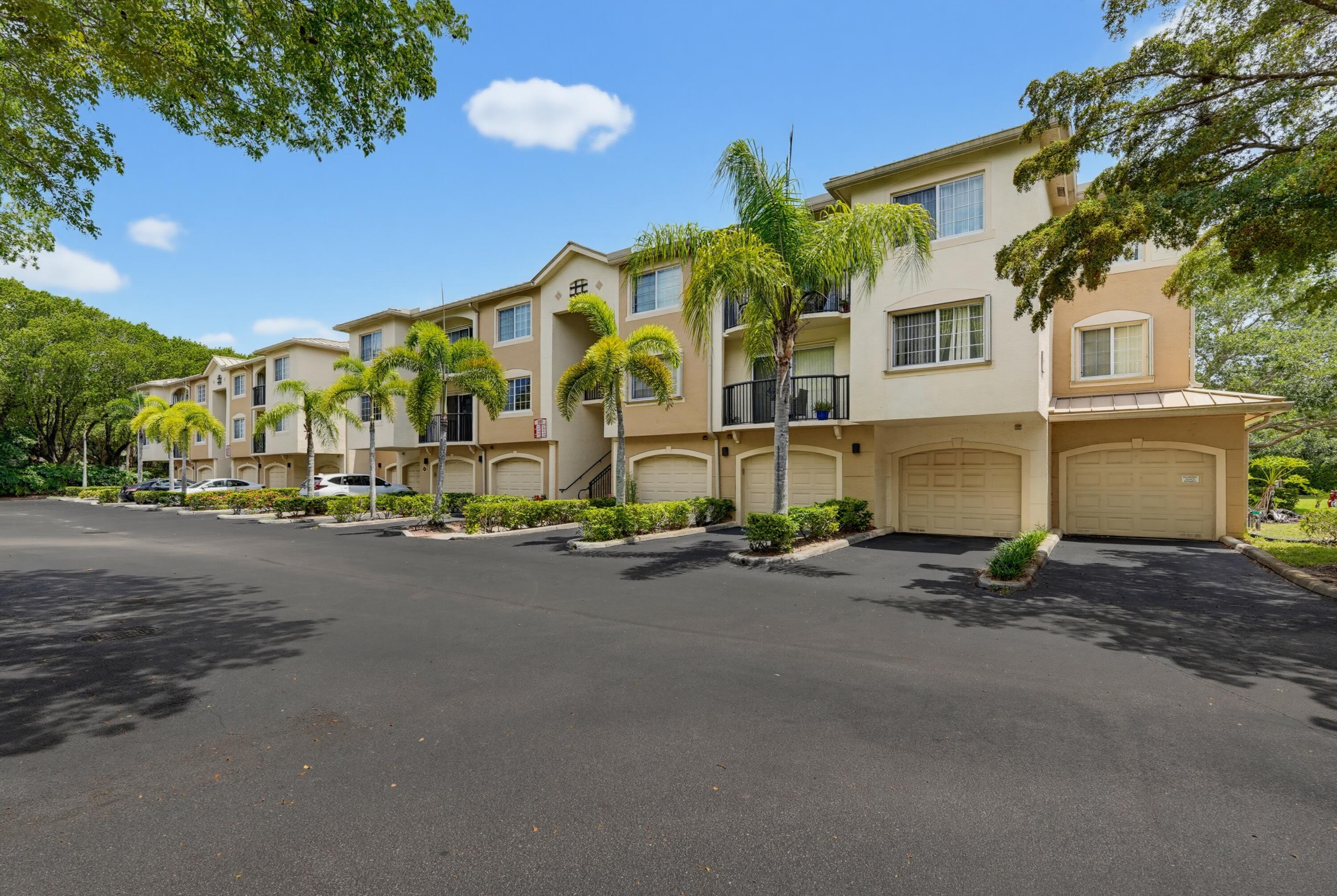 GRAND VIEW AT CRESTWOOD CONDO - Residential