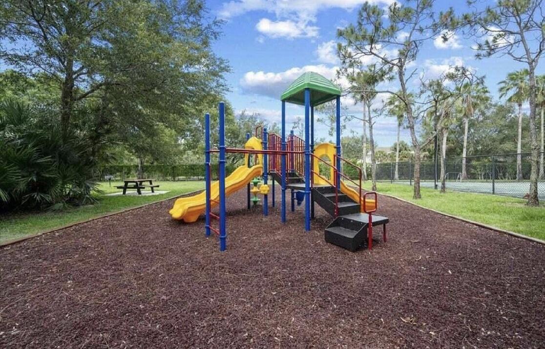 GRAND VIEW AT CRESTWOOD CONDO - Residential