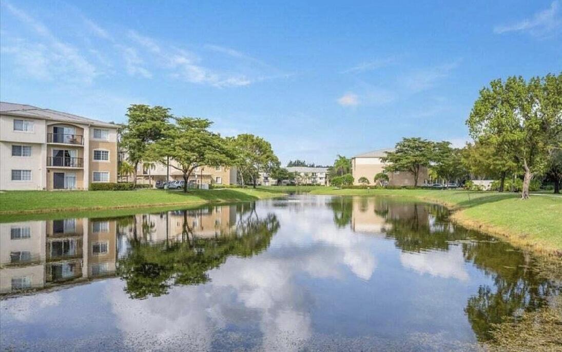 GRAND VIEW AT CRESTWOOD CONDO - Residential