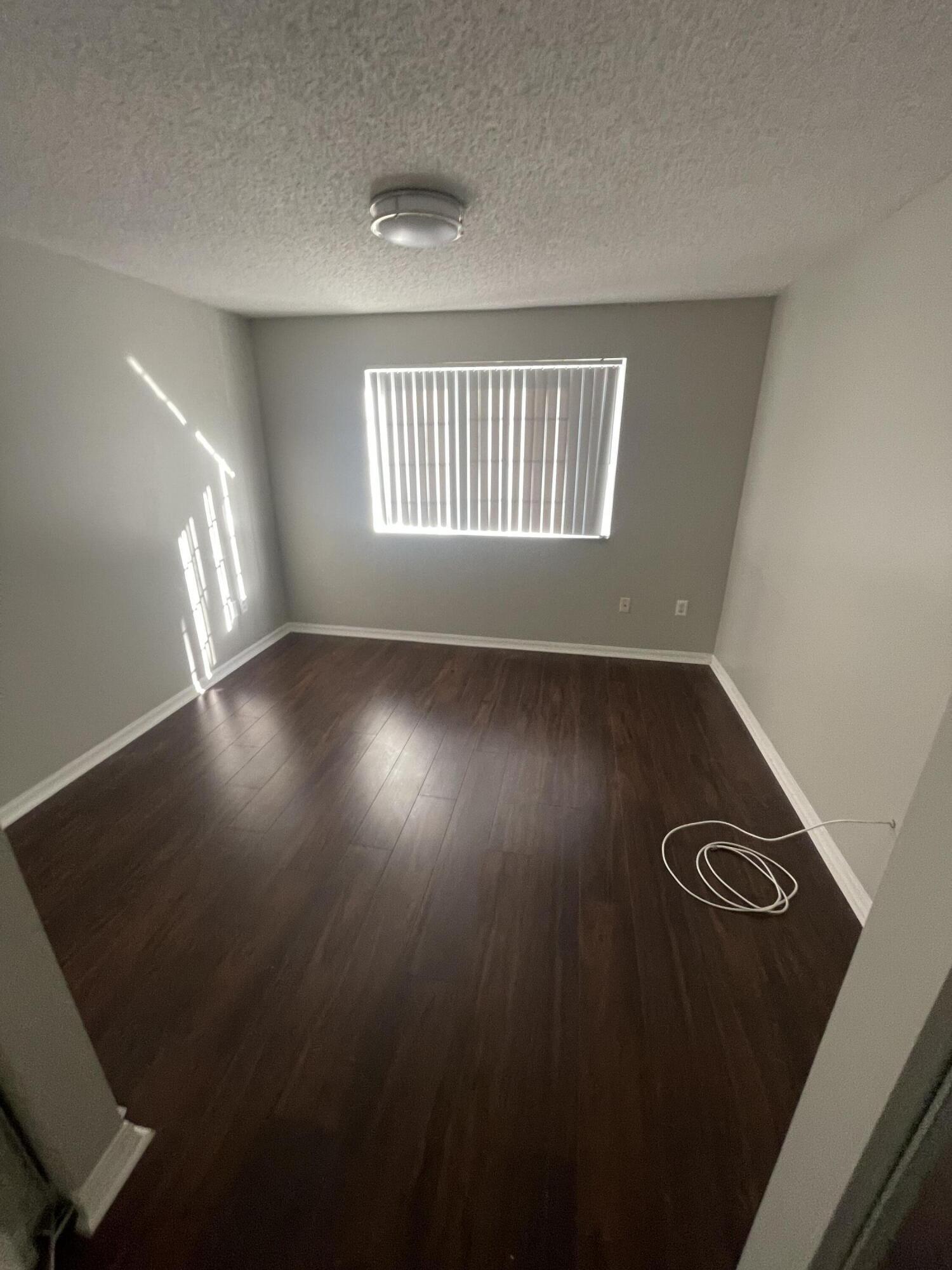 GRAND VIEW AT CRESTWOOD CONDO - Residential