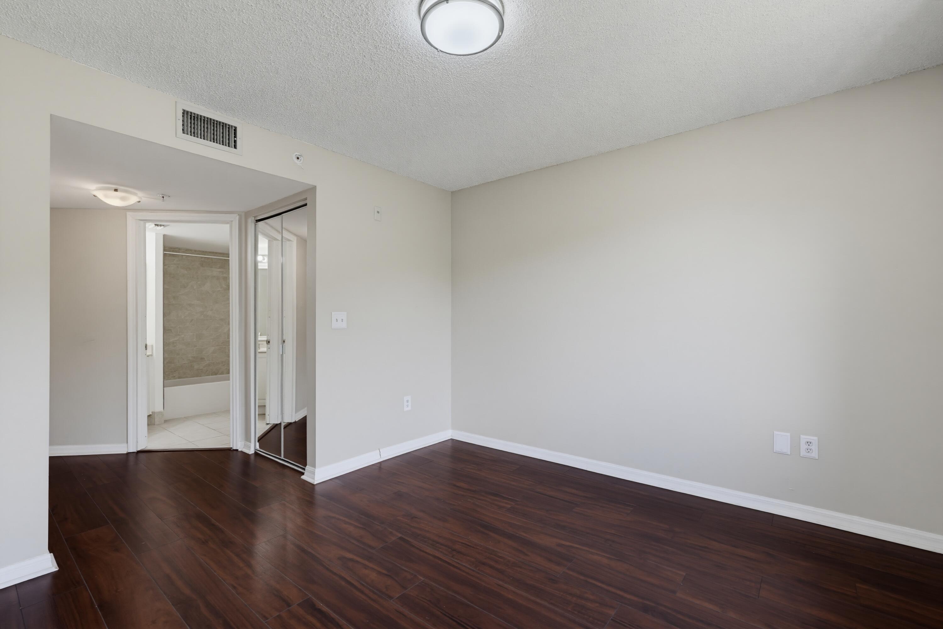 GRAND VIEW AT CRESTWOOD CONDO - Residential