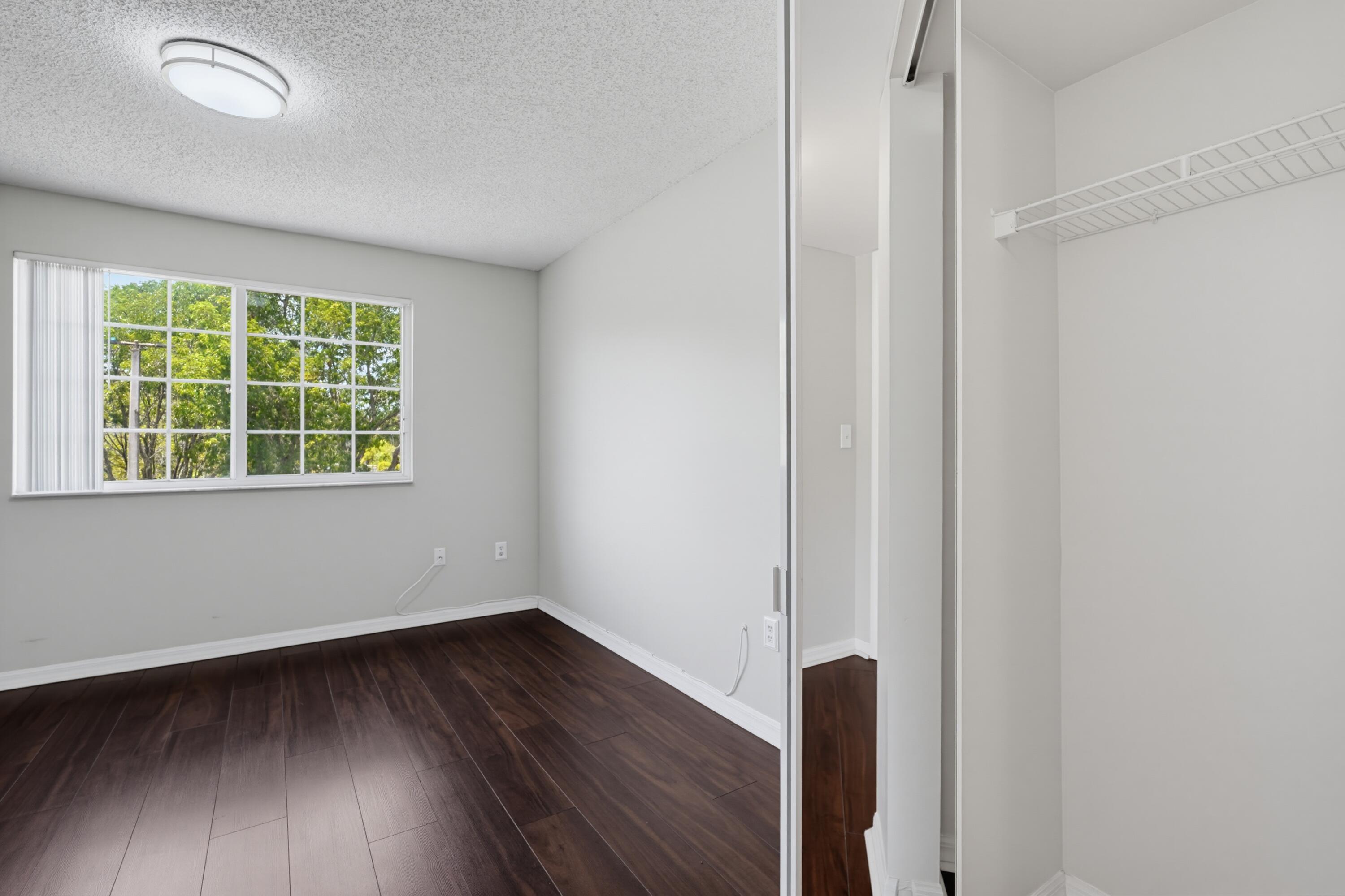GRAND VIEW AT CRESTWOOD CONDO - Residential