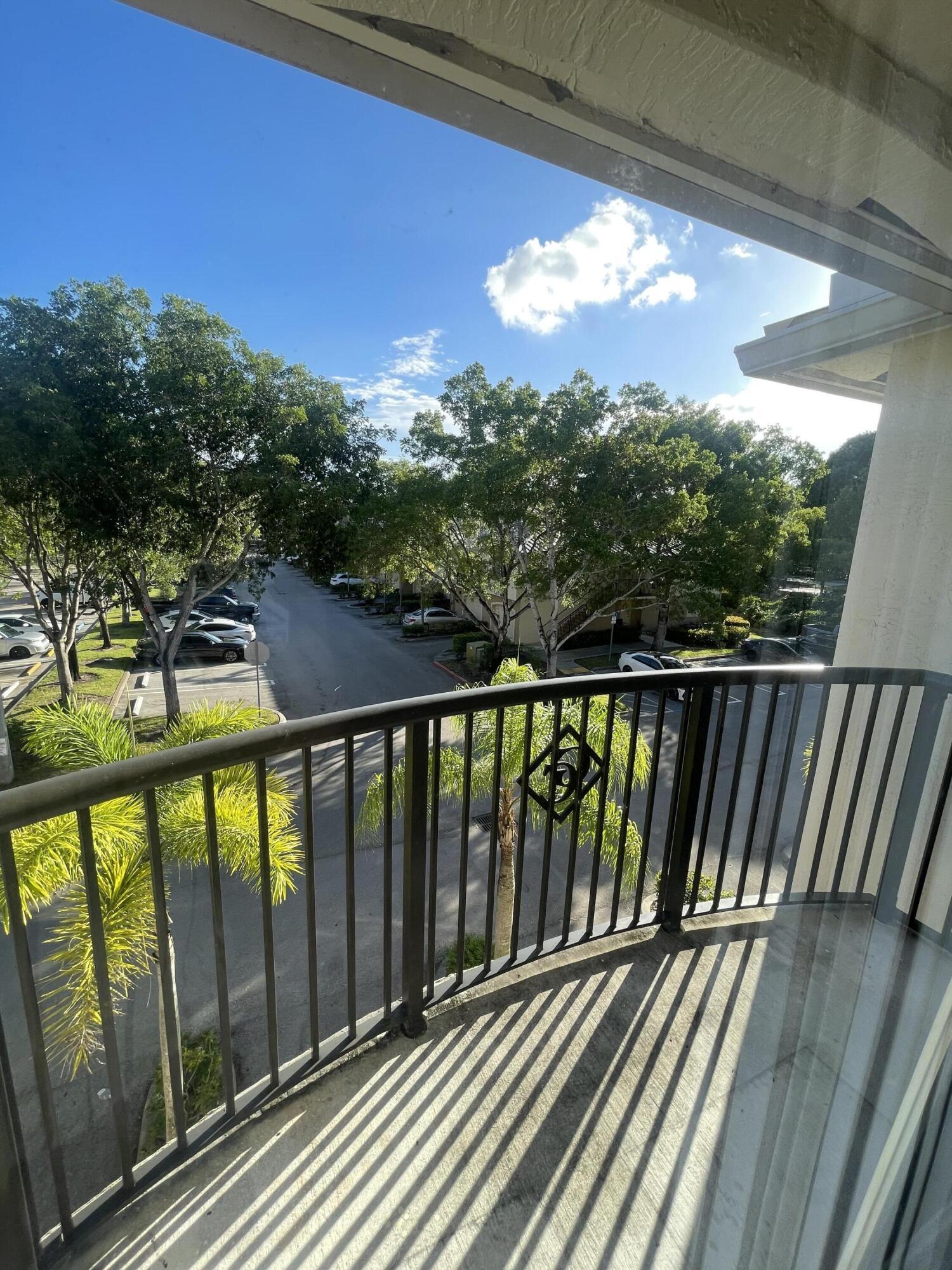 GRAND VIEW AT CRESTWOOD CONDO - Residential