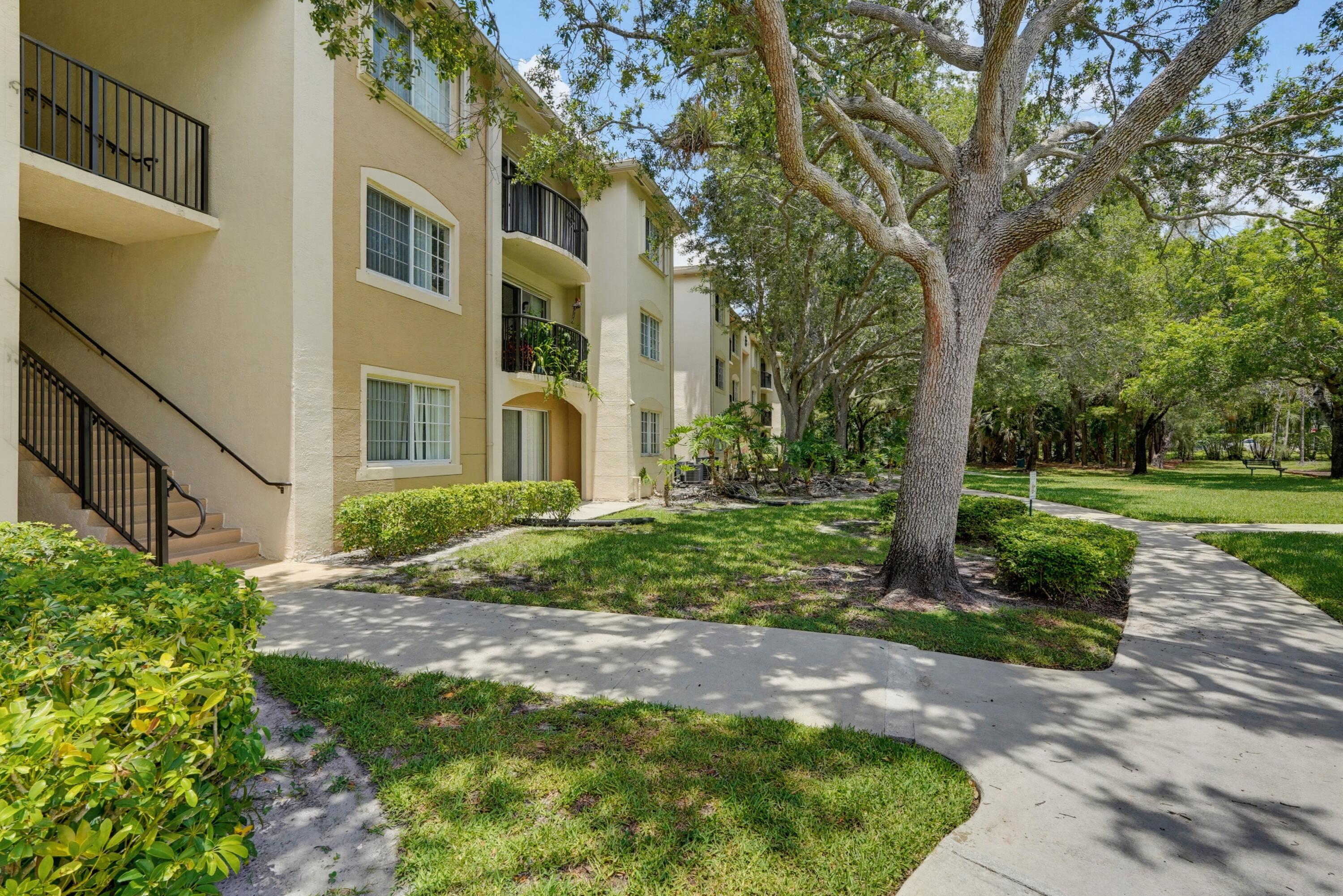 GRAND VIEW AT CRESTWOOD CONDO - Residential