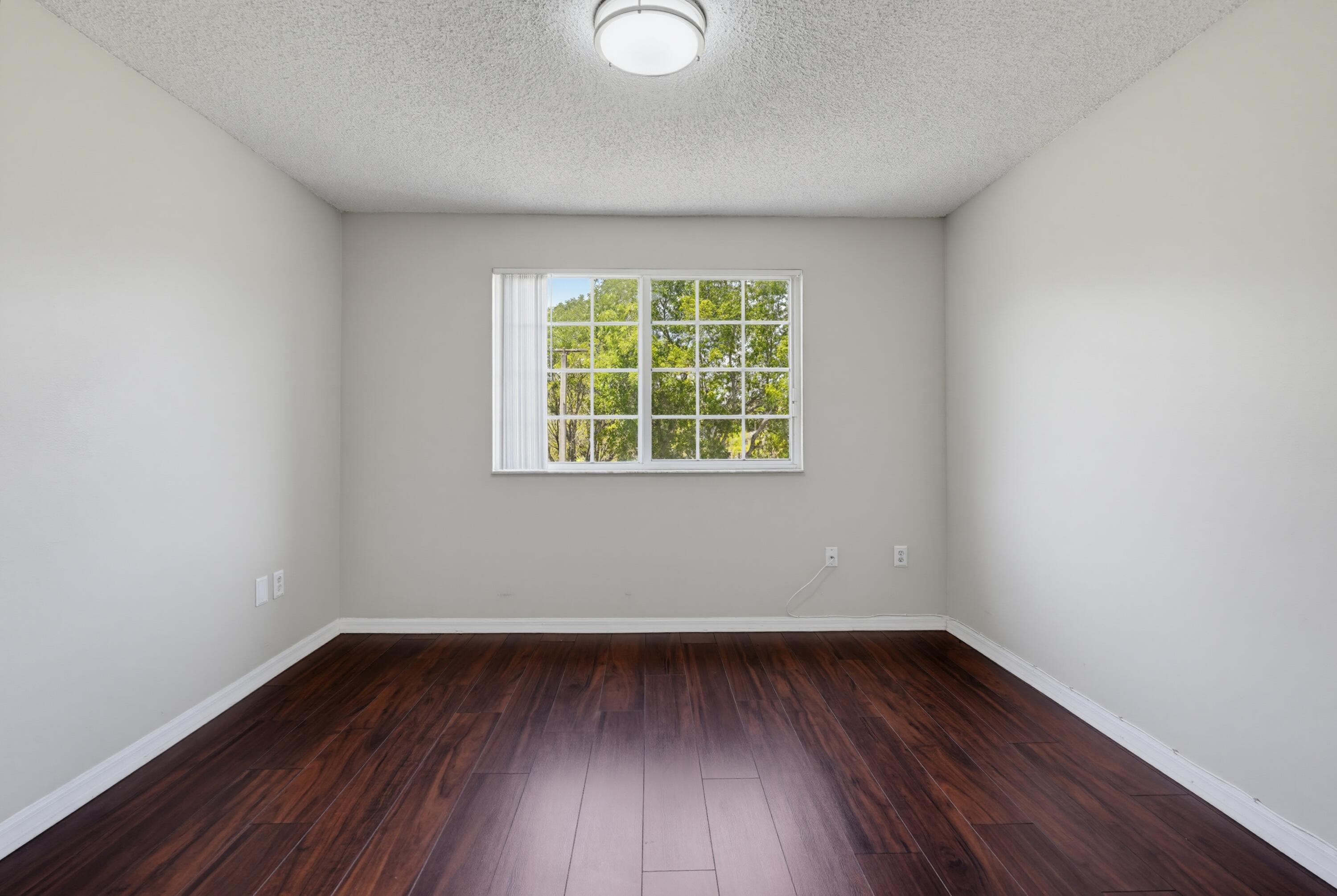 GRAND VIEW AT CRESTWOOD CONDO - Residential