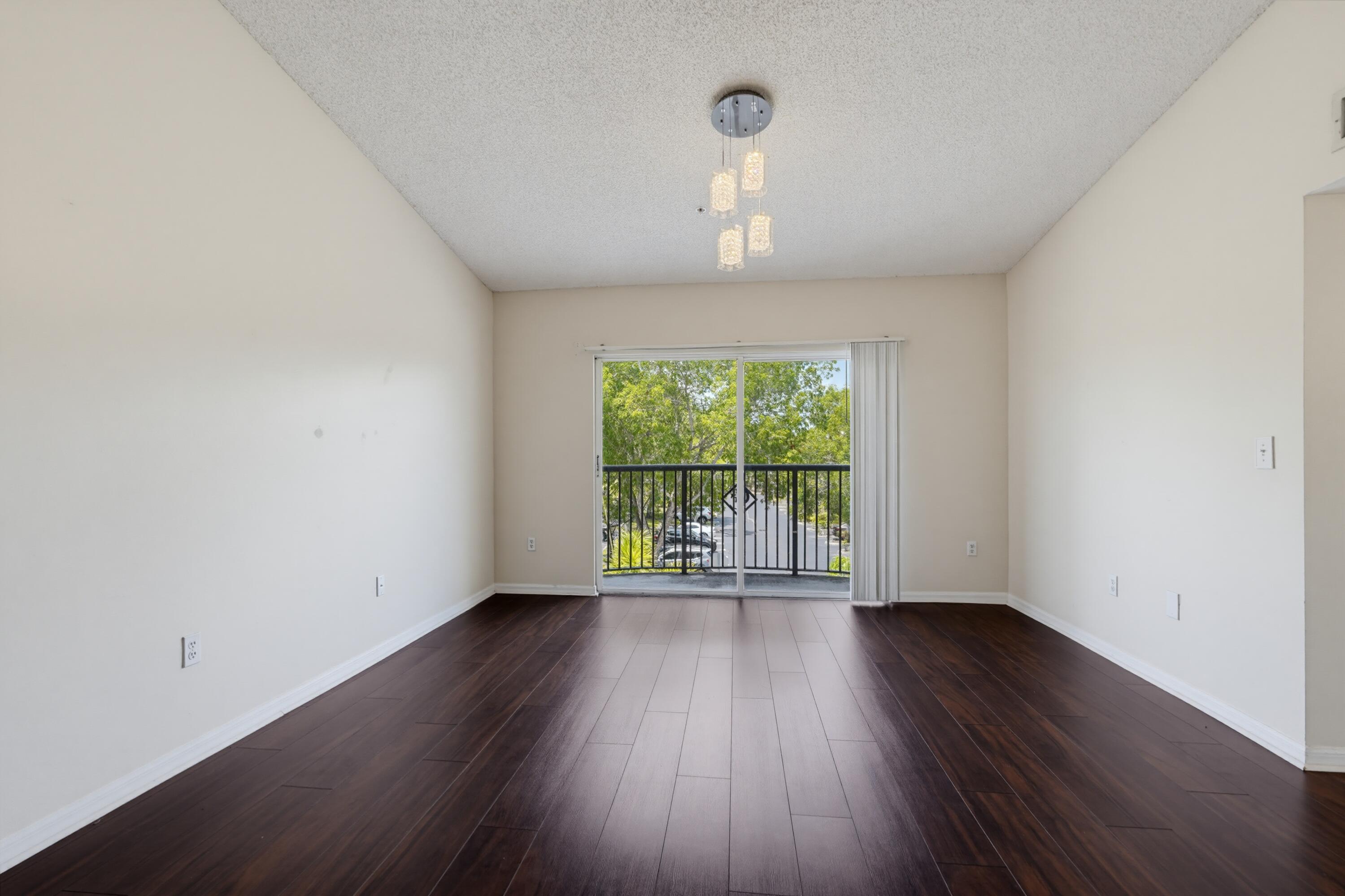 GRAND VIEW AT CRESTWOOD CONDO - Residential