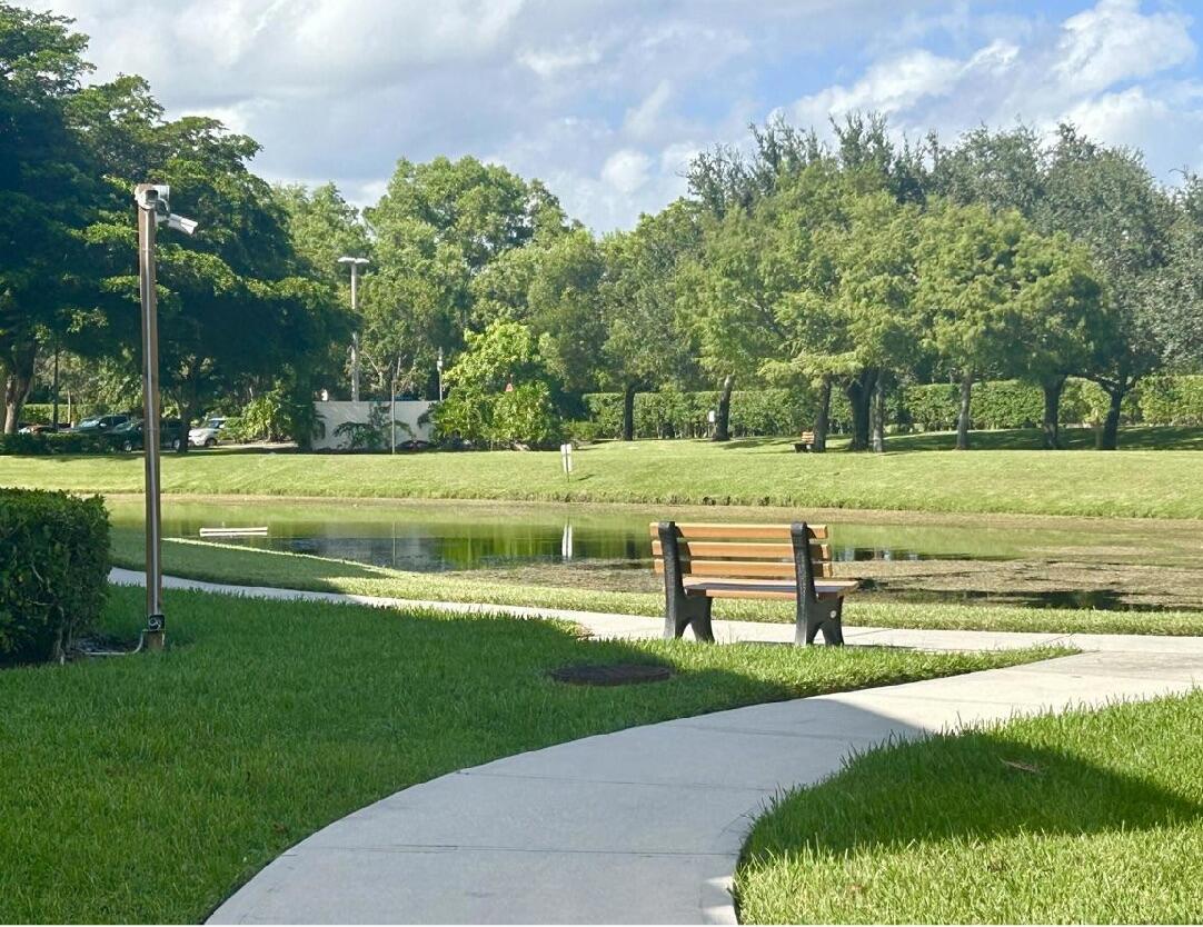 GRAND VIEW AT CRESTWOOD CONDO - Residential