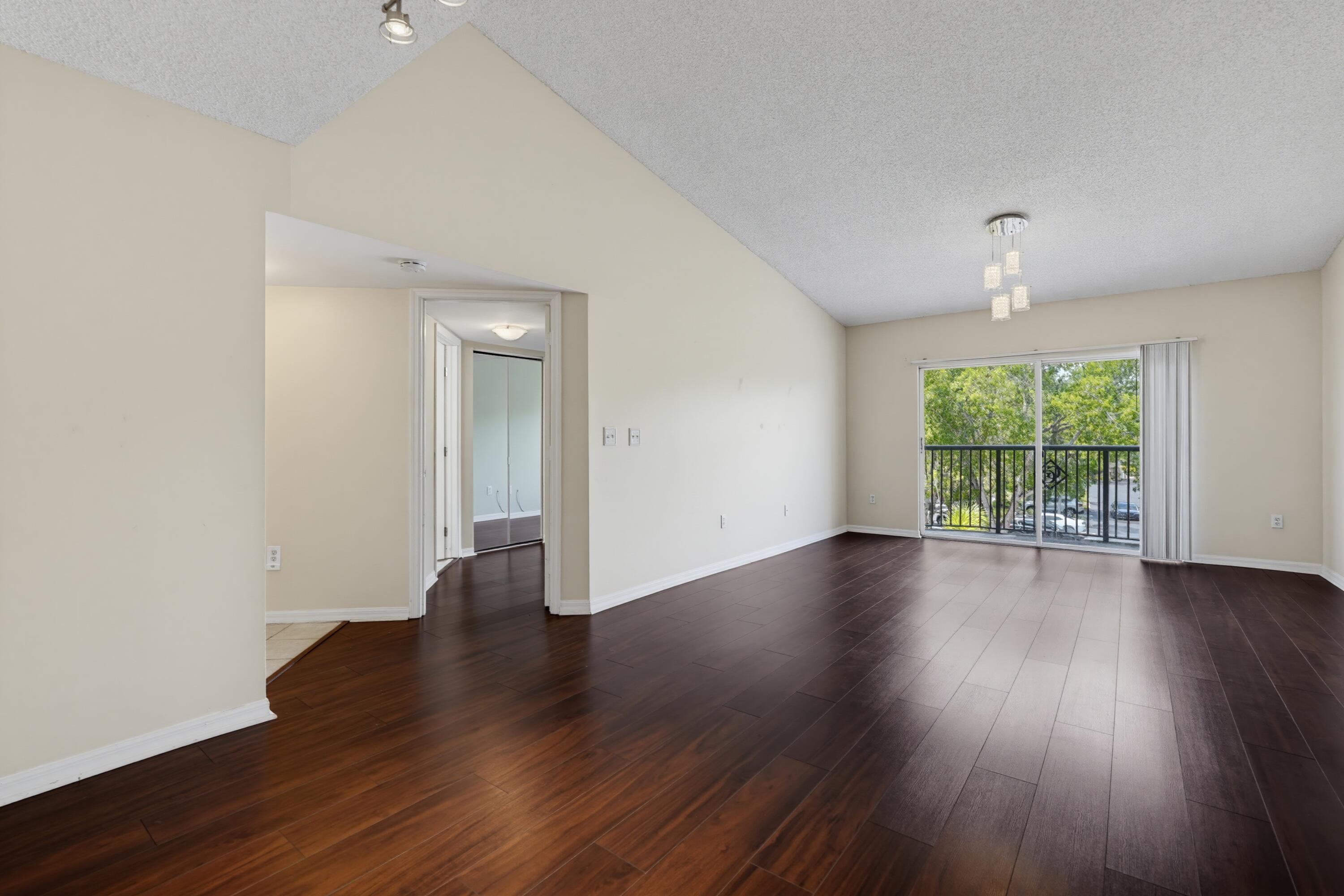 GRAND VIEW AT CRESTWOOD CONDO - Residential