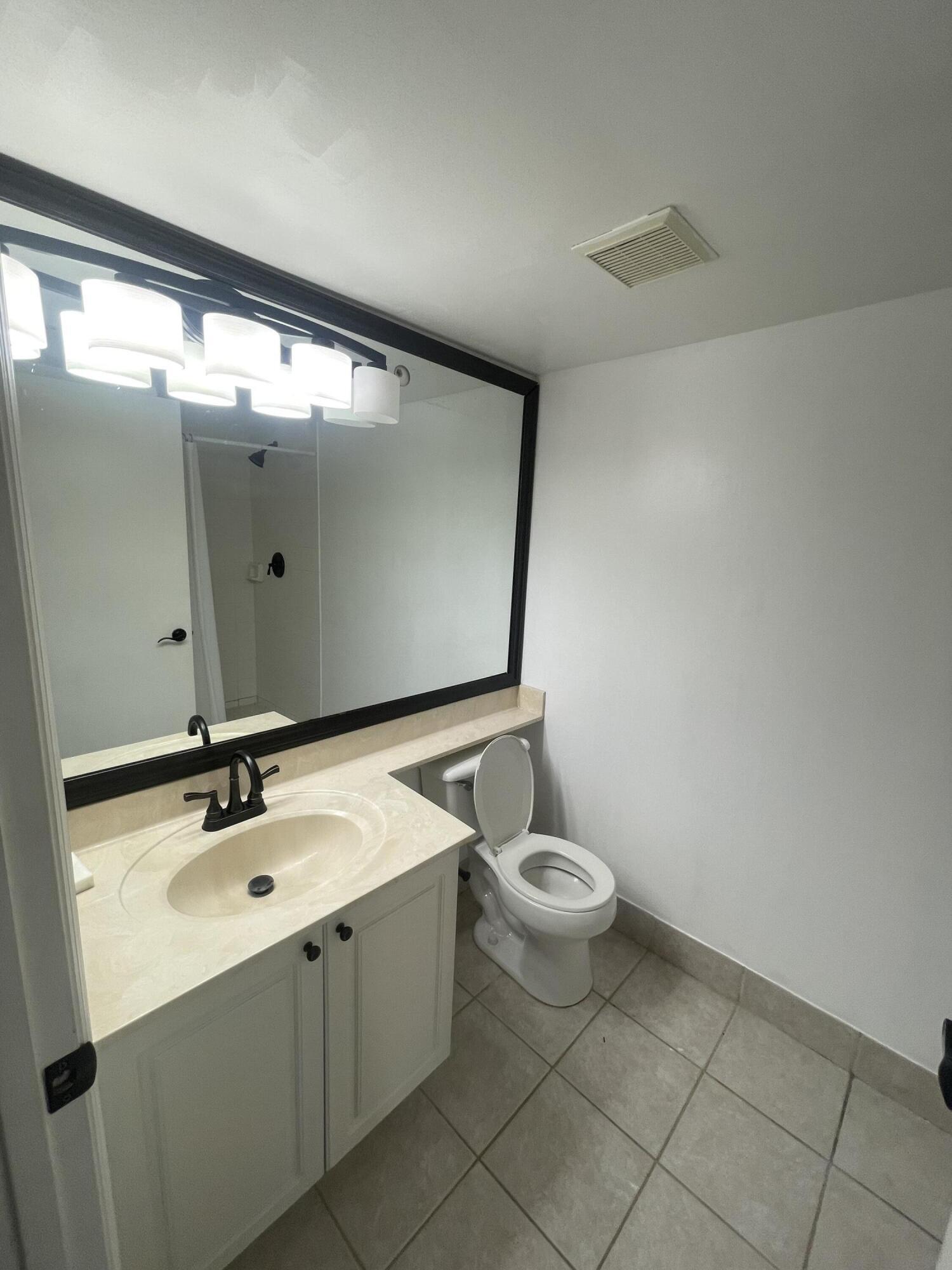 GRAND VIEW AT CRESTWOOD CONDO - Residential