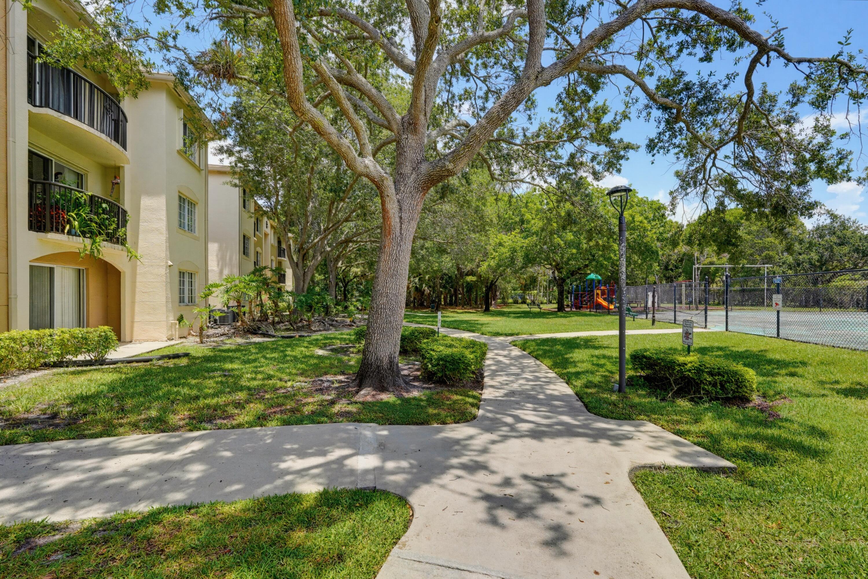 GRAND VIEW AT CRESTWOOD CONDO - Residential