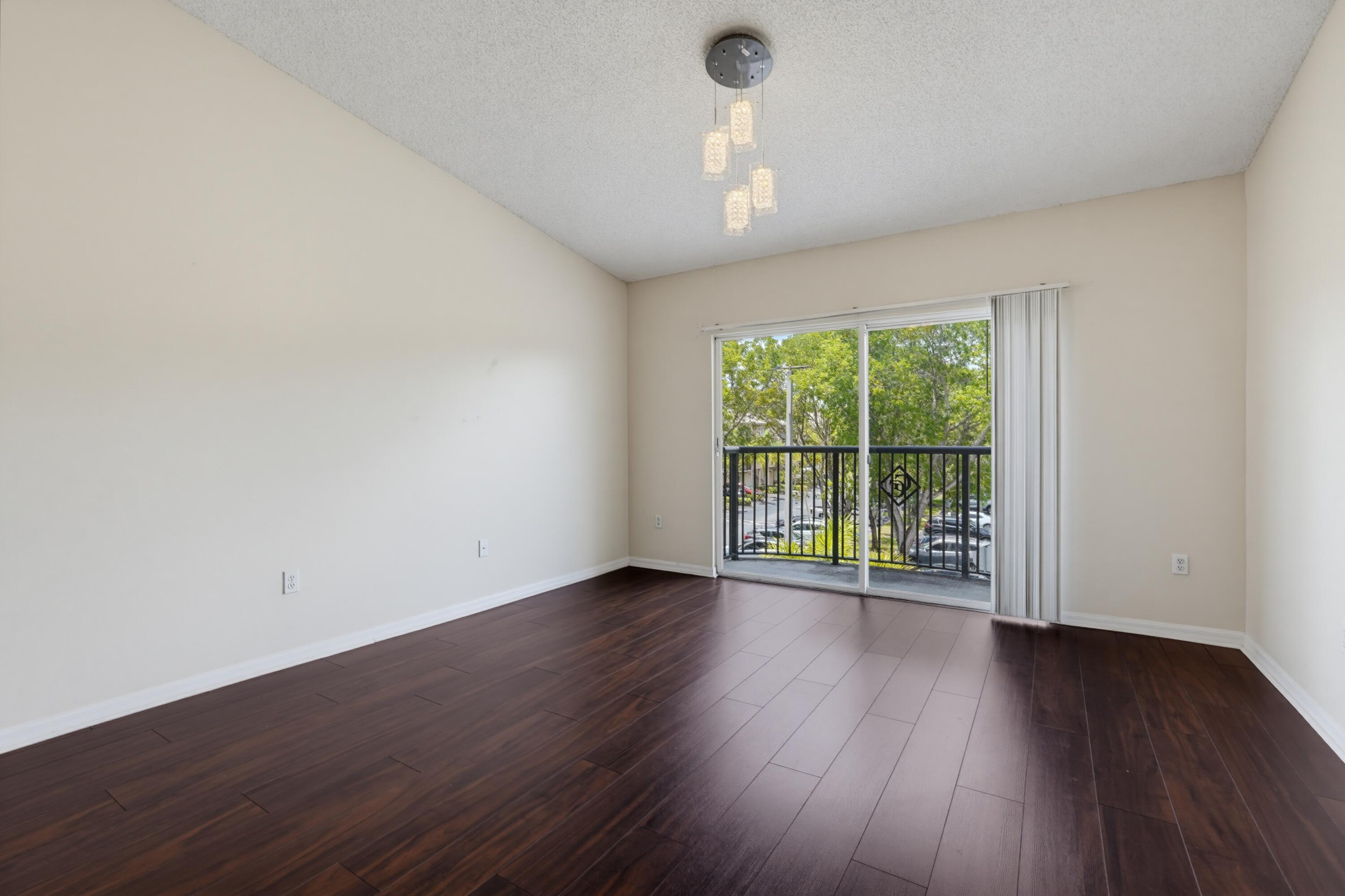 GRAND VIEW AT CRESTWOOD CONDO - Residential