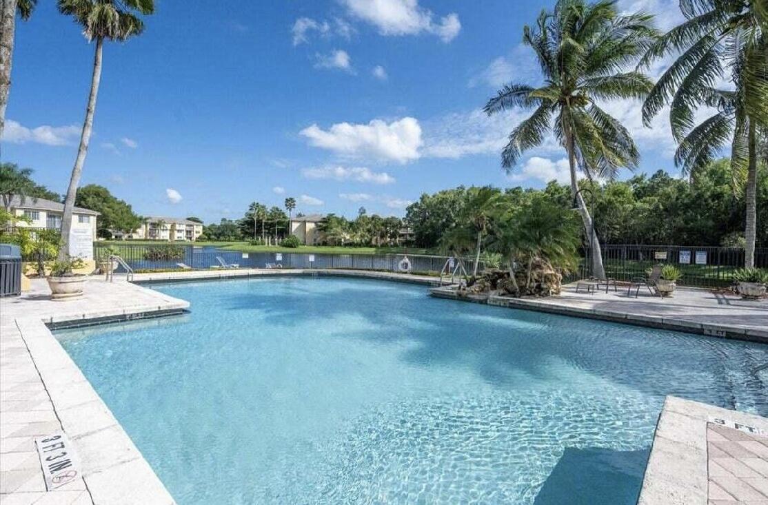 GRAND VIEW AT CRESTWOOD CONDO - Residential
