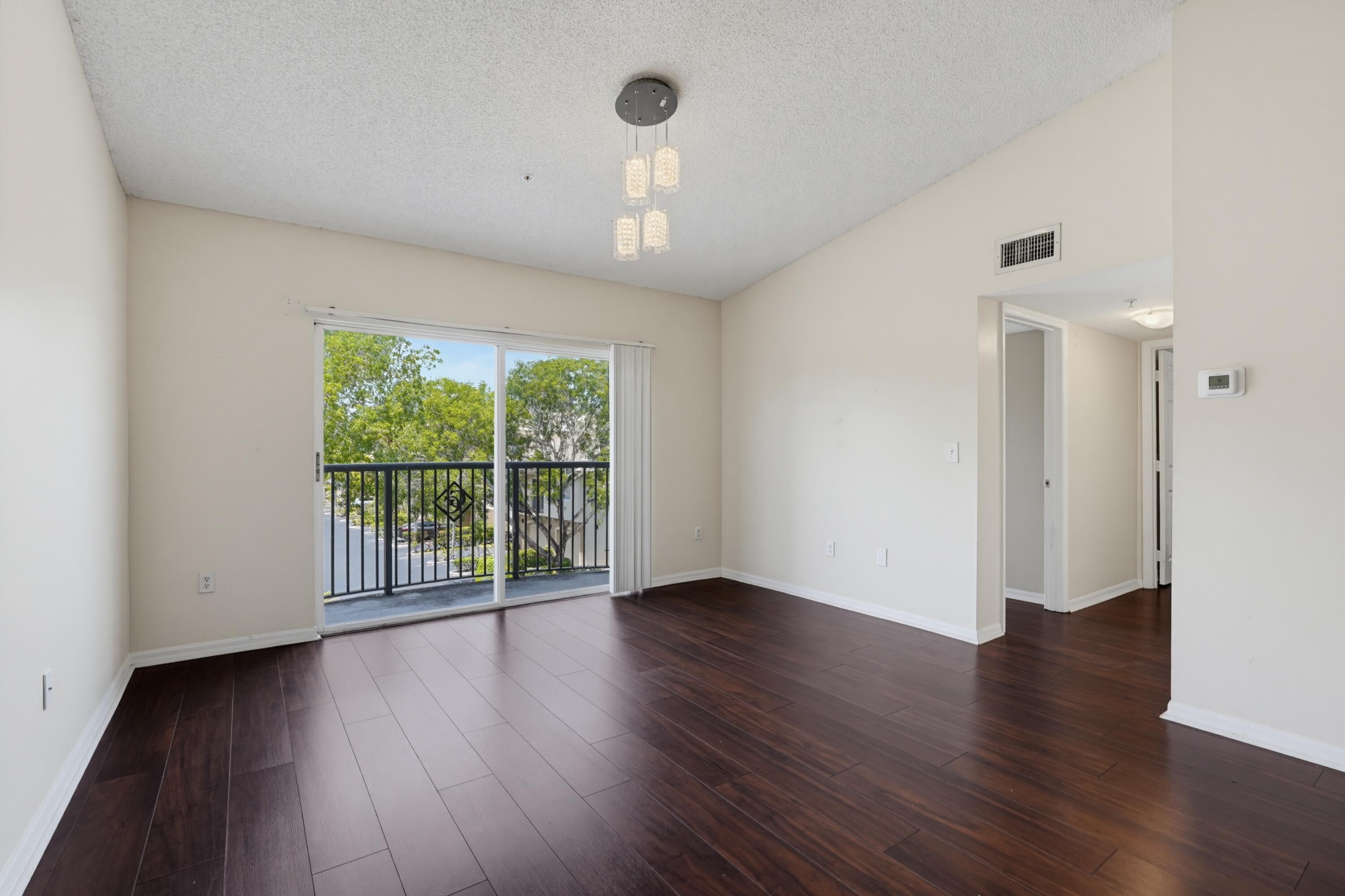 GRAND VIEW AT CRESTWOOD CONDO - Residential