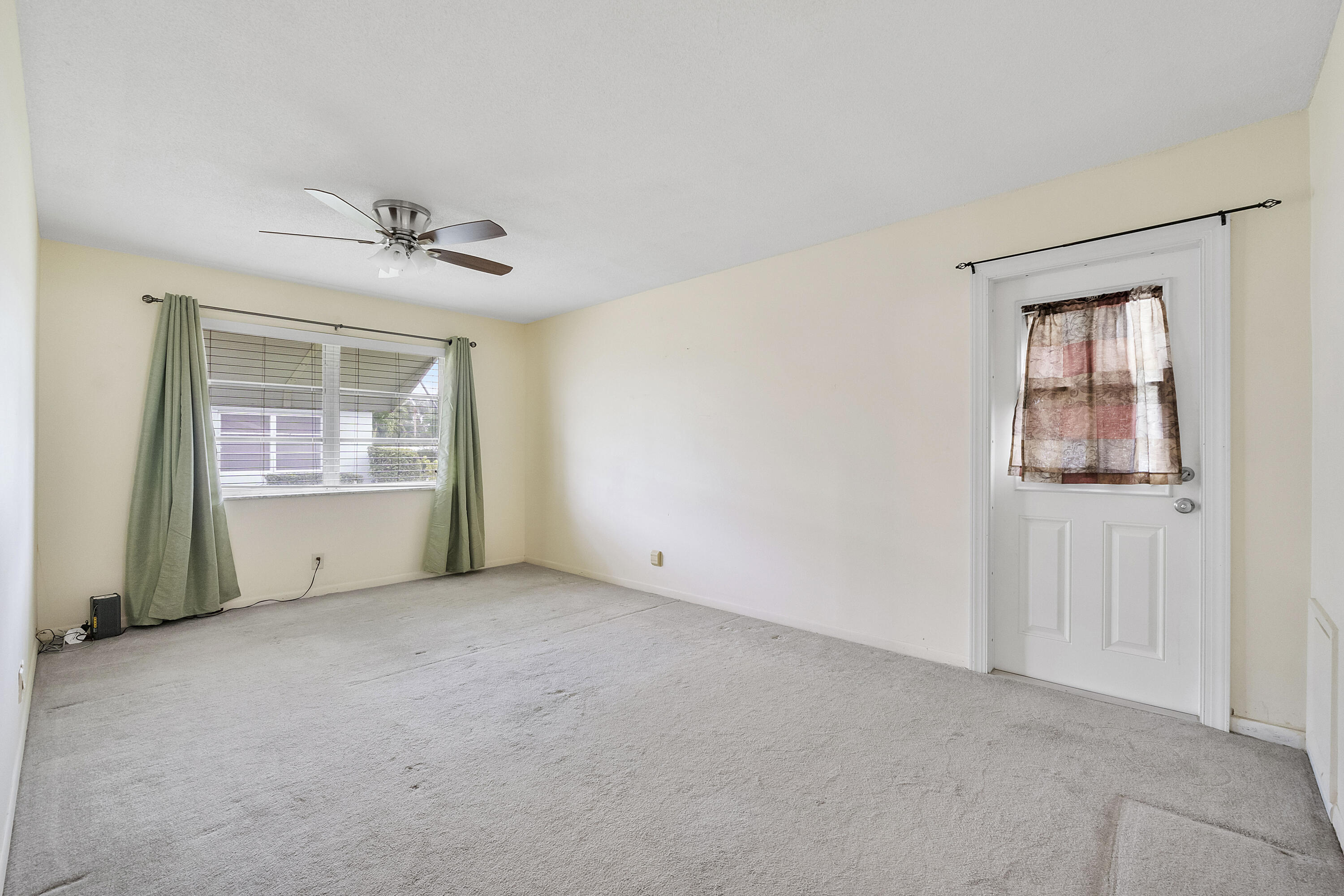 HIGH POINT OF DELRAY BEACH CONDO SEC I - Residential Lease