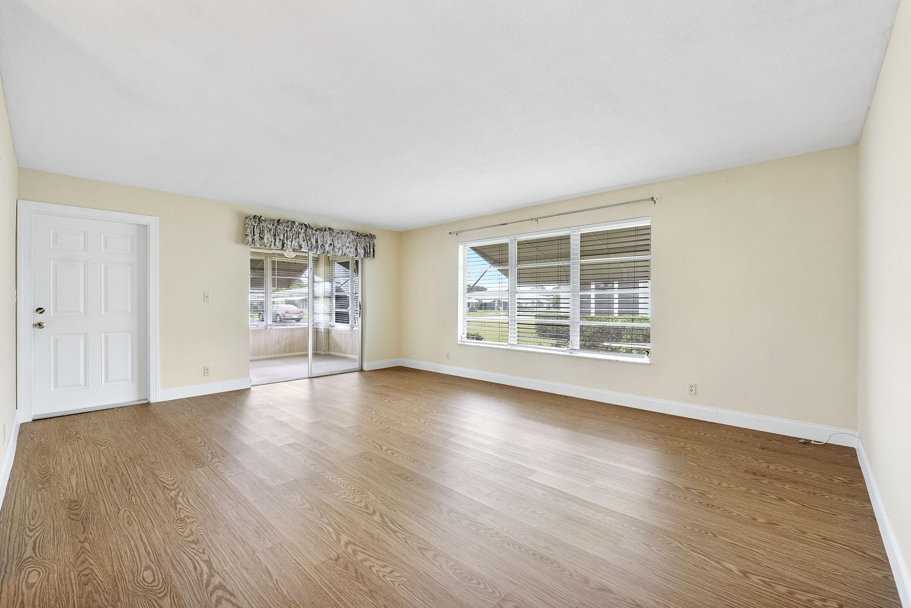 HIGH POINT OF DELRAY BEACH CONDO SEC I - Residential Lease