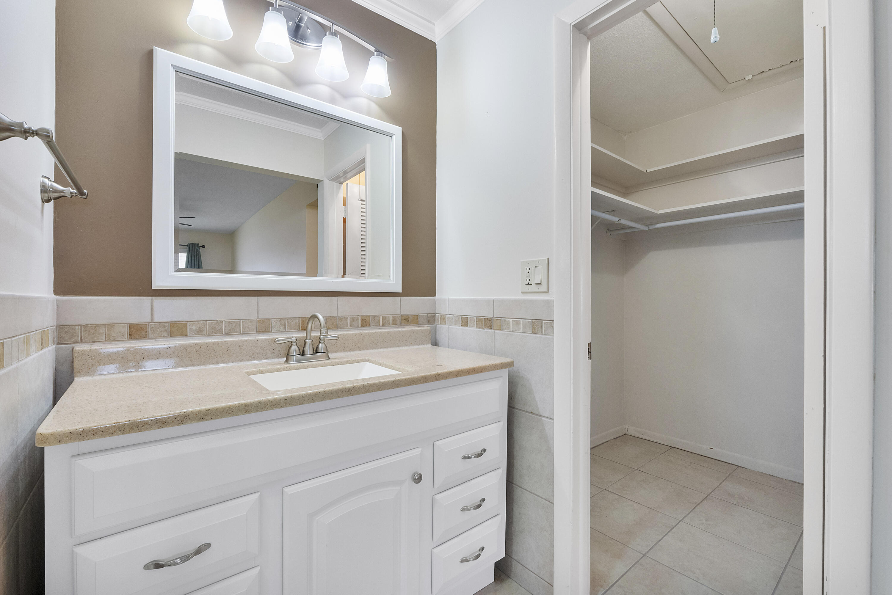 HIGH POINT OF DELRAY BEACH CONDO SEC I - Residential Lease