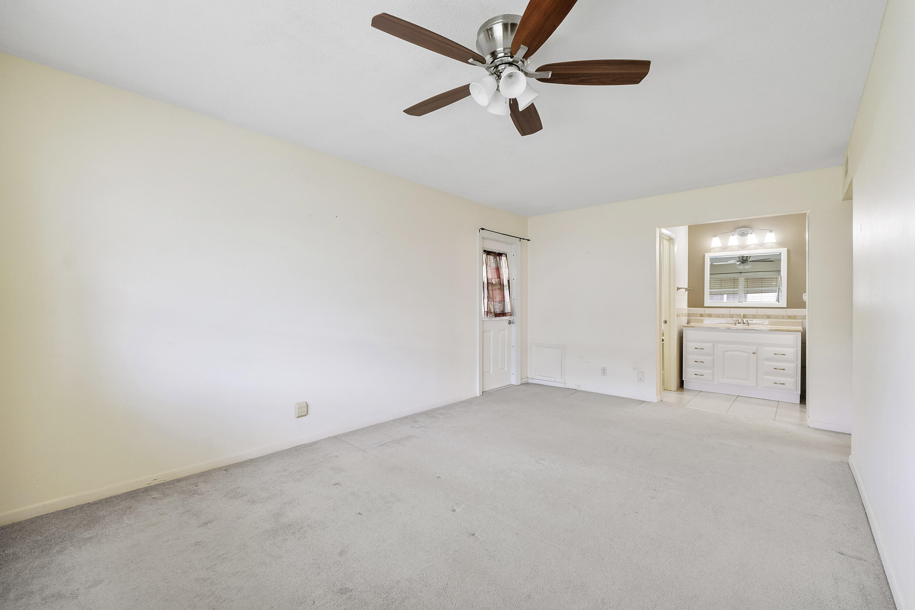 HIGH POINT OF DELRAY BEACH CONDO SEC I - Residential Lease