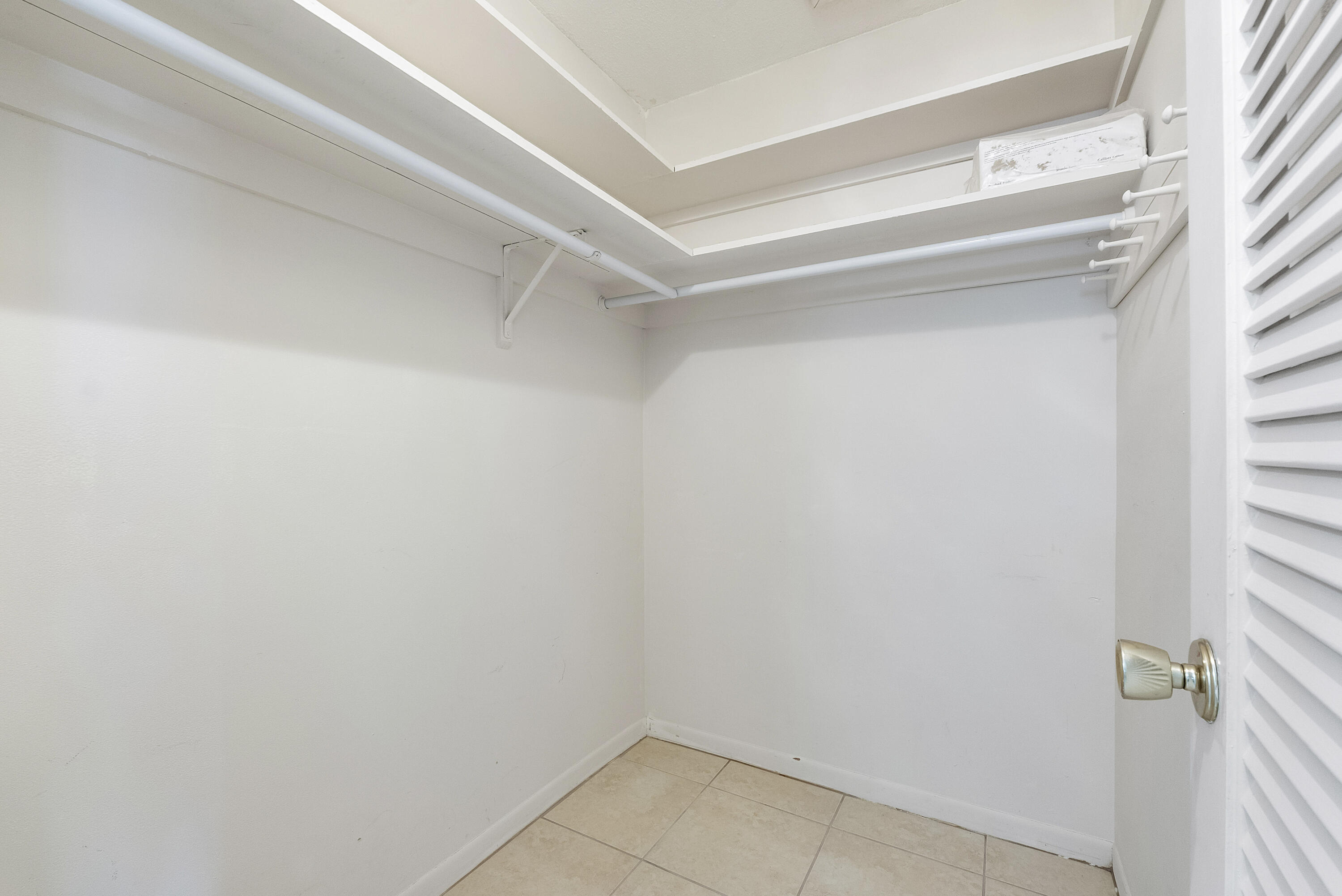 HIGH POINT OF DELRAY BEACH CONDO SEC I - Residential Lease
