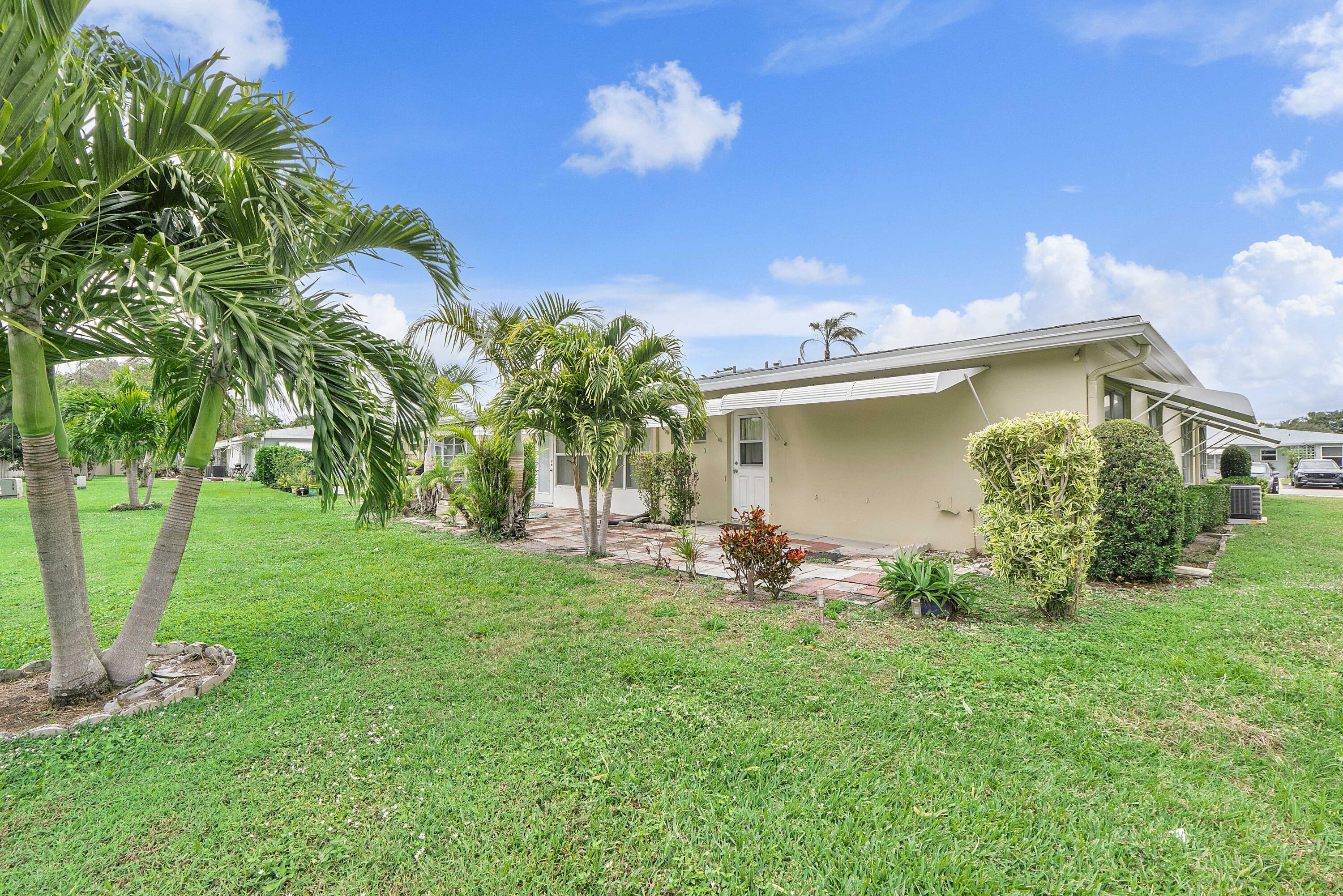 HIGH POINT OF DELRAY BEACH CONDO SEC I - Residential Lease