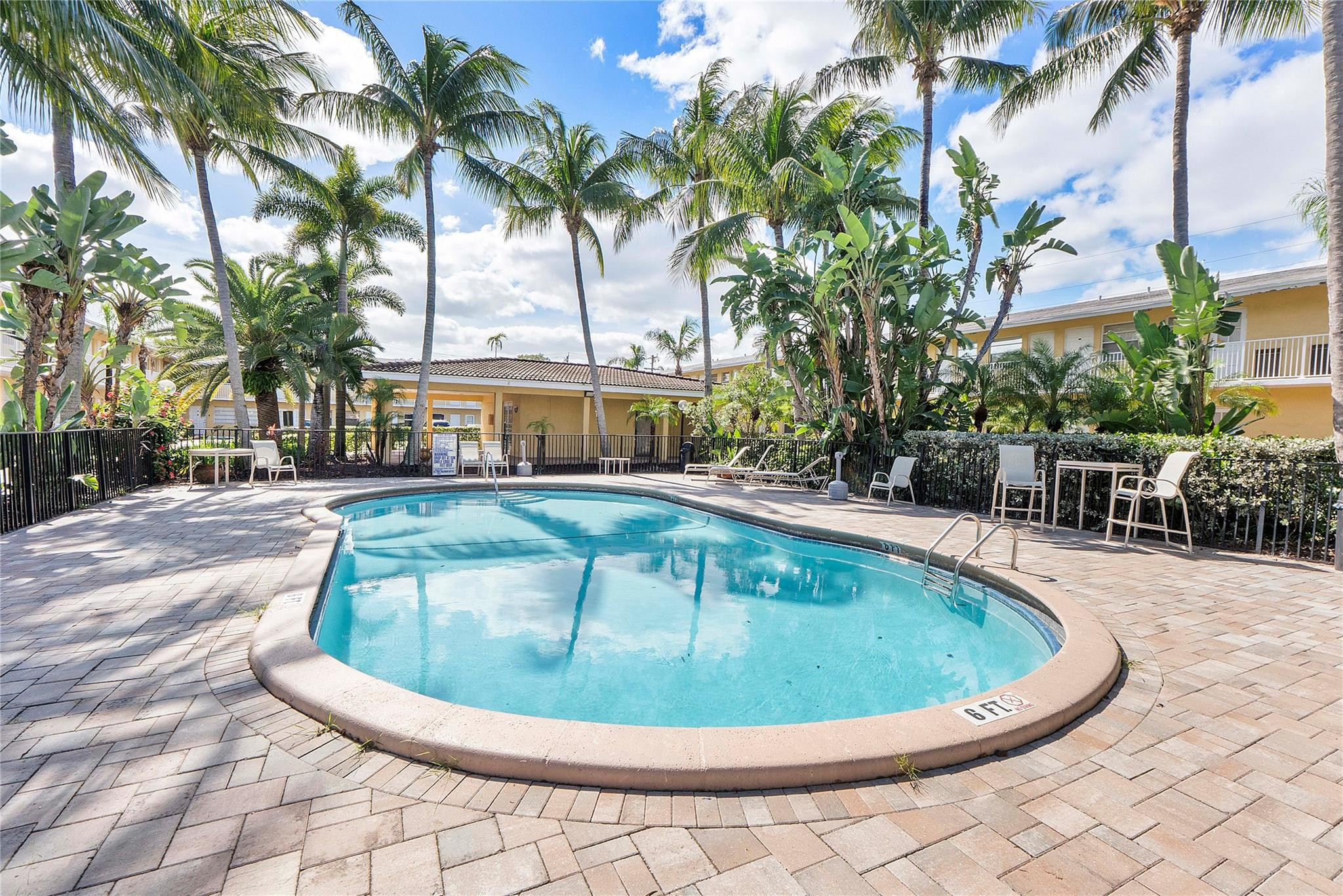 AZUL AT KIMBERLY LAKE CONDO - Residential
