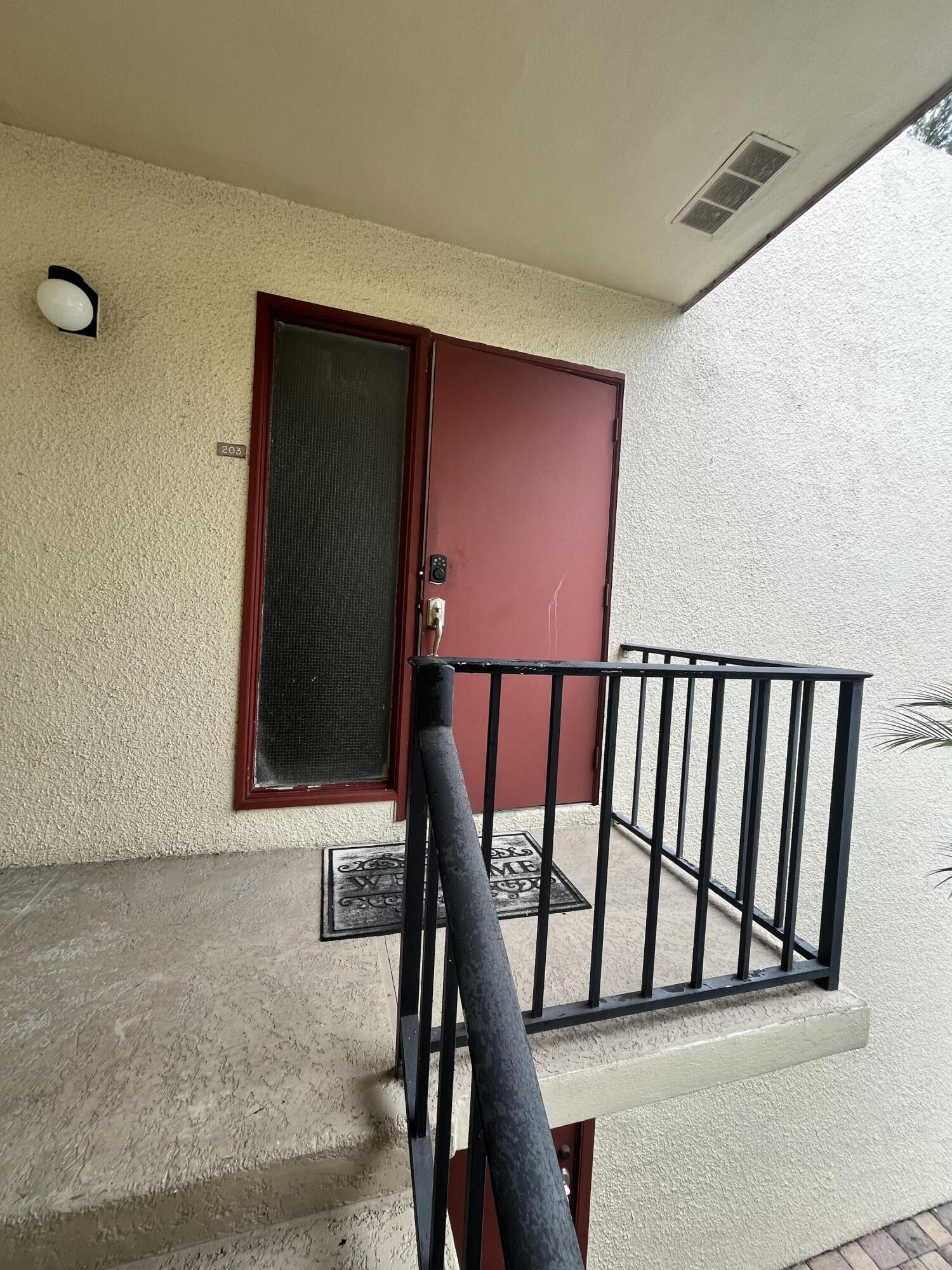 LANDS OF THE PRESIDENT CONDO 5 - Residential Lease
