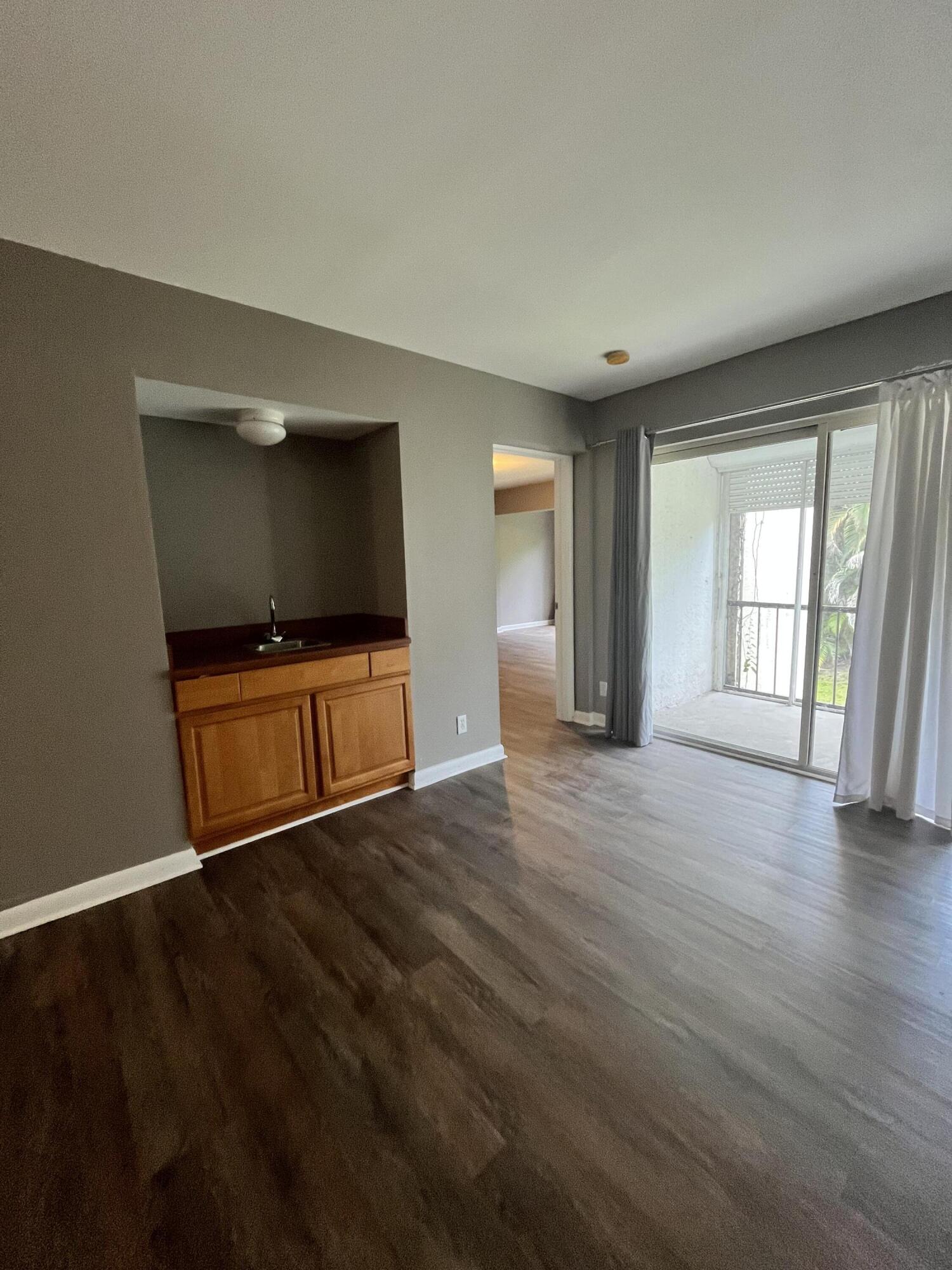 LANDS OF THE PRESIDENT CONDO 5 - Residential Lease