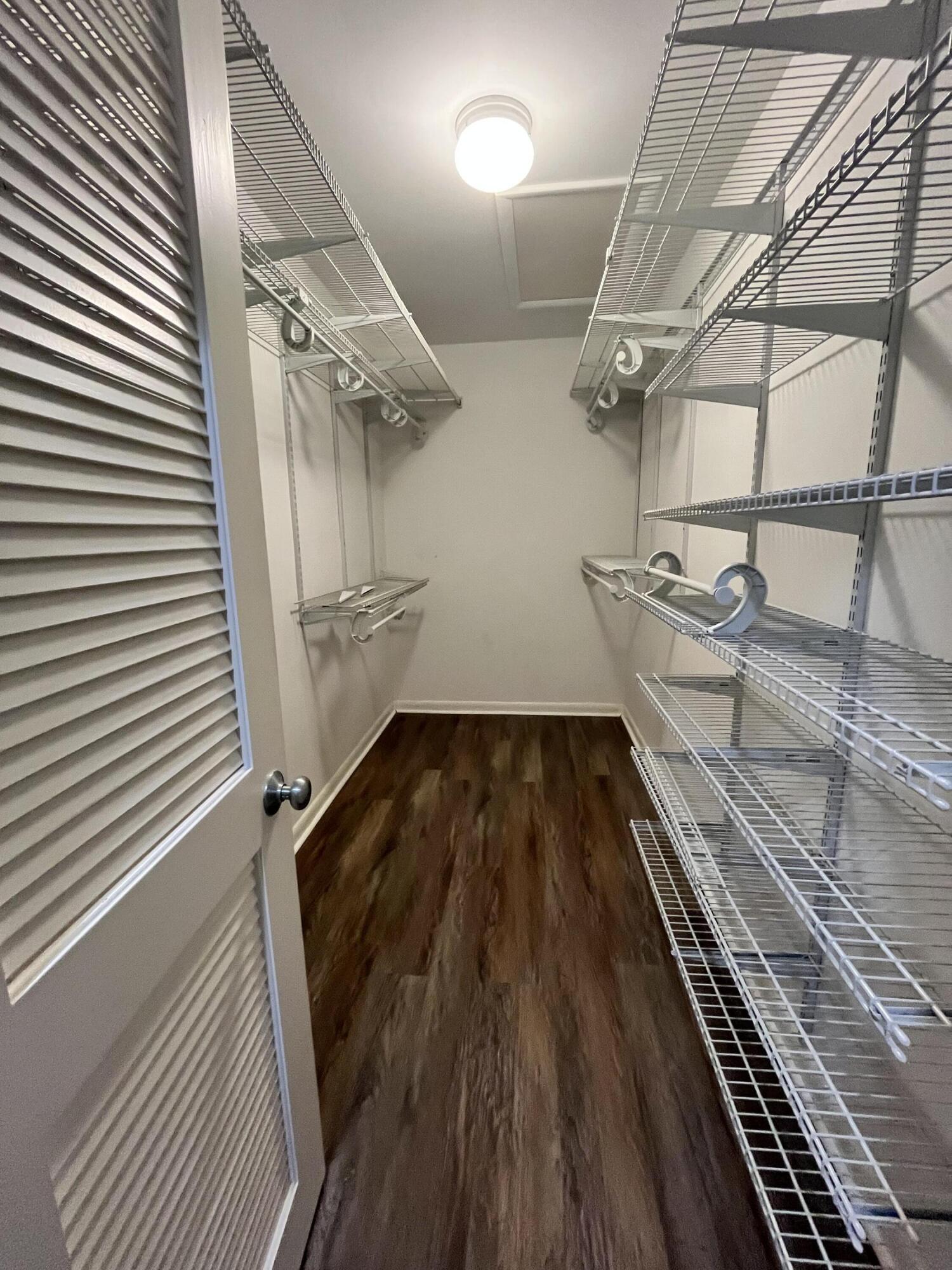 LANDS OF THE PRESIDENT CONDO 5 - Residential Lease