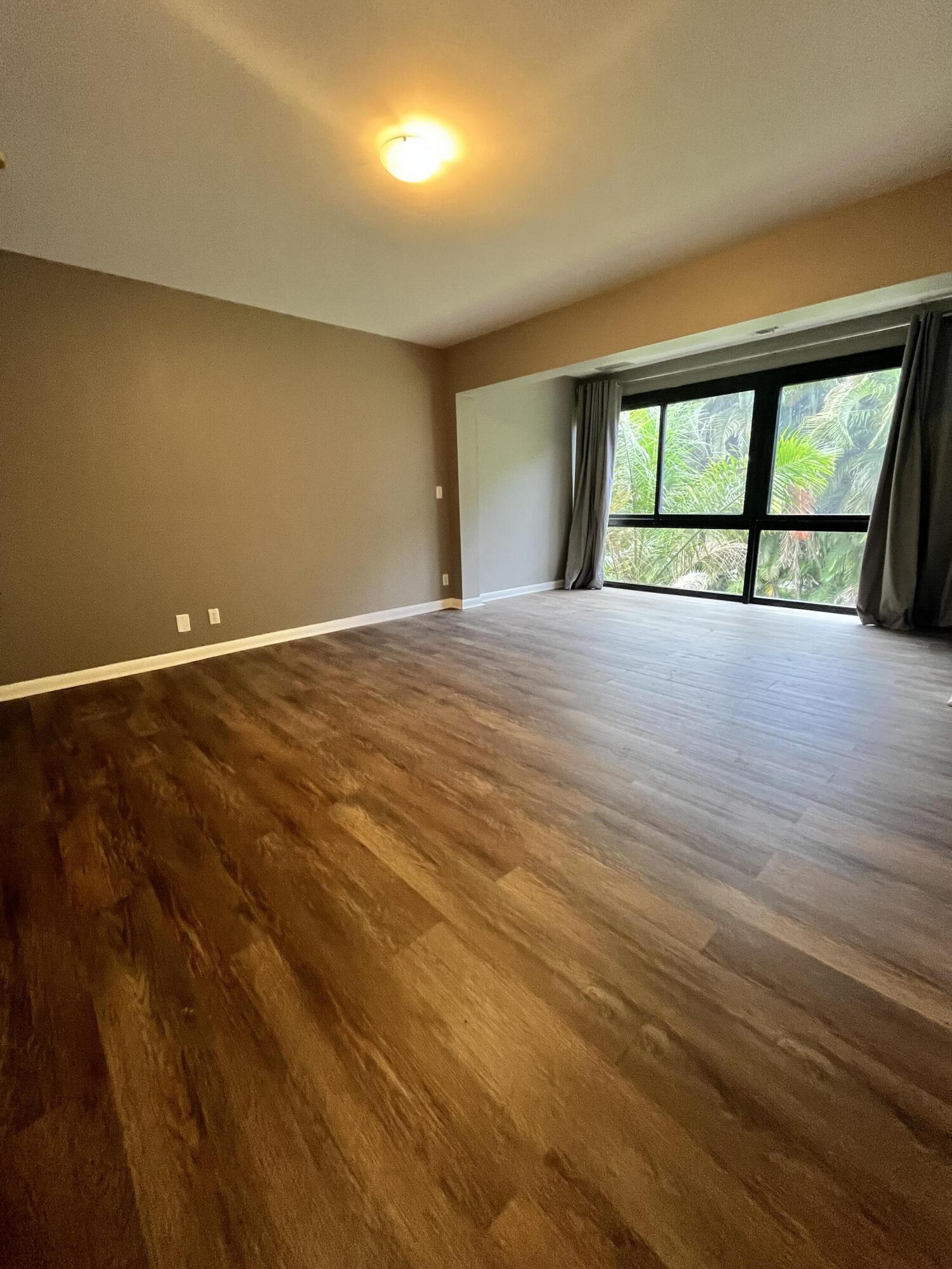 LANDS OF THE PRESIDENT CONDO 5 - Residential Lease