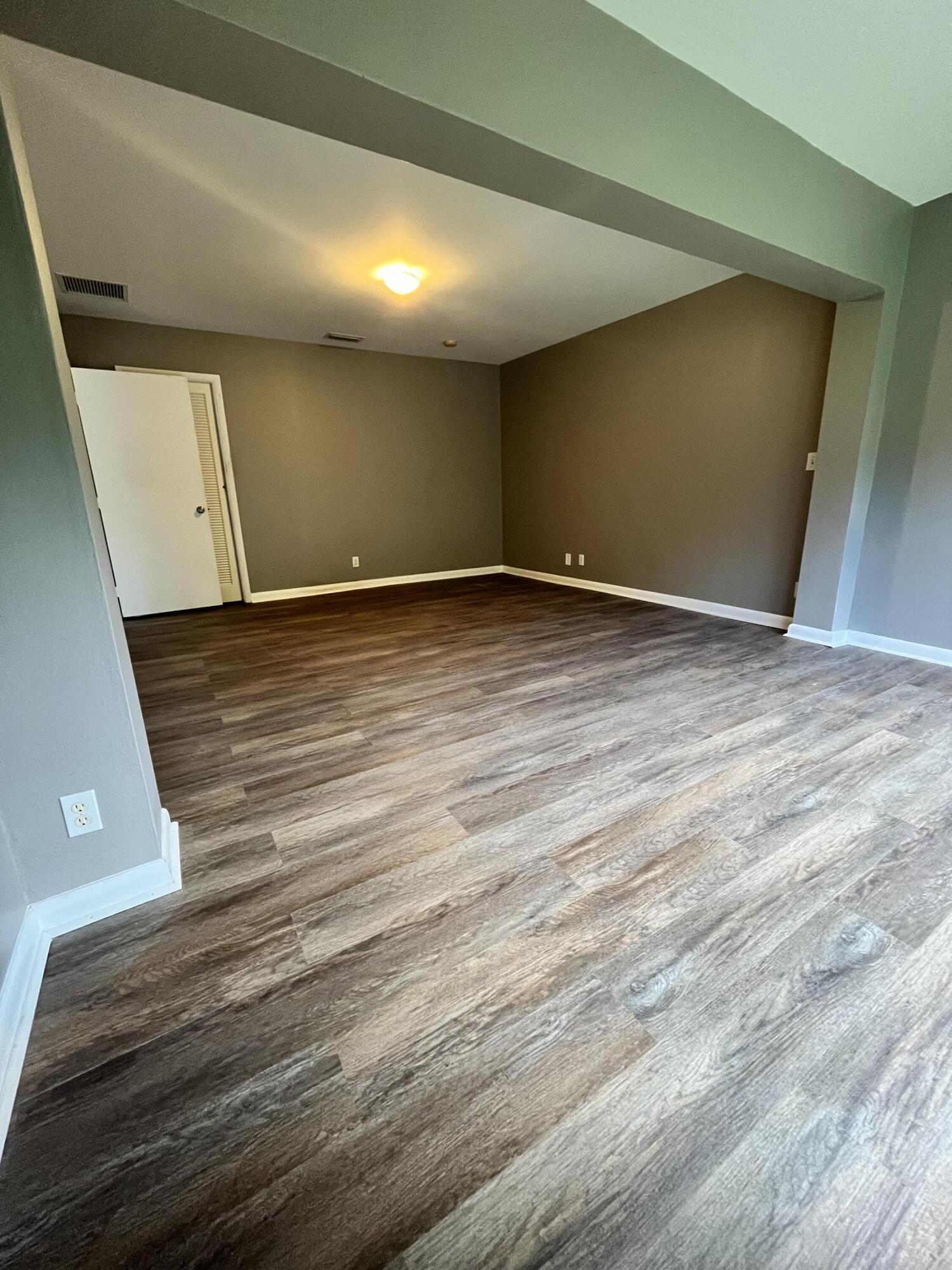 LANDS OF THE PRESIDENT CONDO 5 - Residential Lease