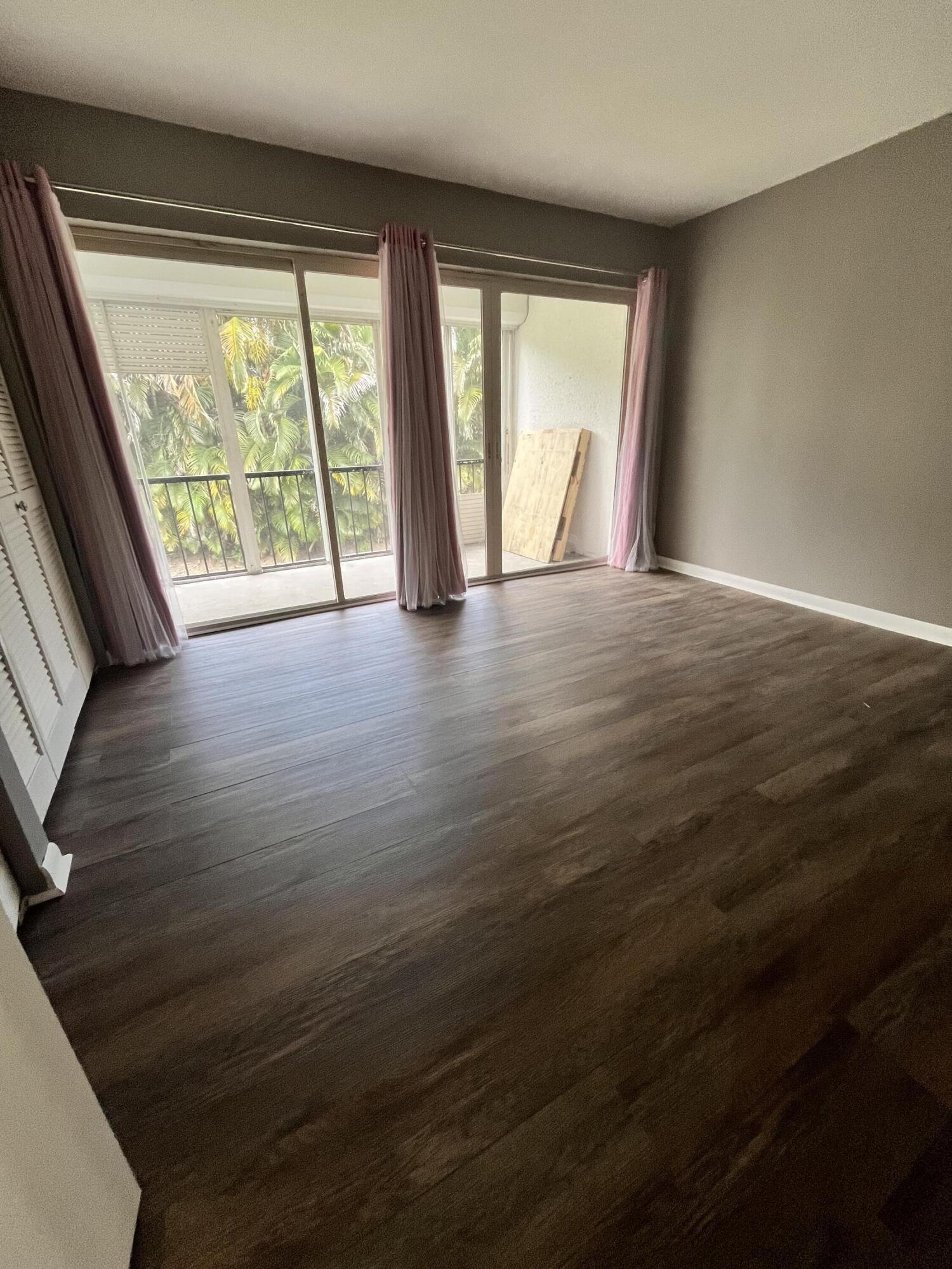 LANDS OF THE PRESIDENT CONDO 5 - Residential Lease