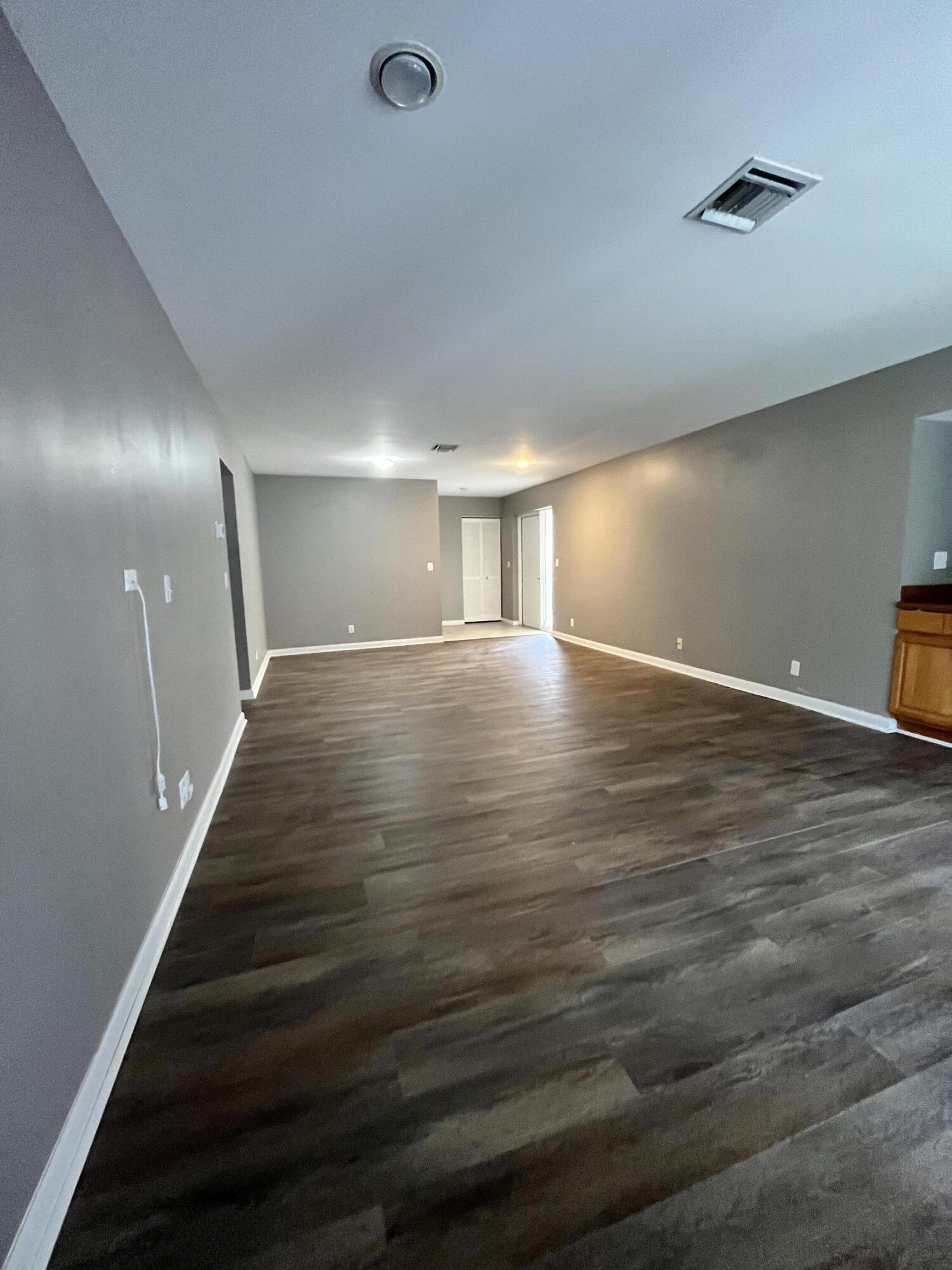 LANDS OF THE PRESIDENT CONDO 5 - Residential Lease