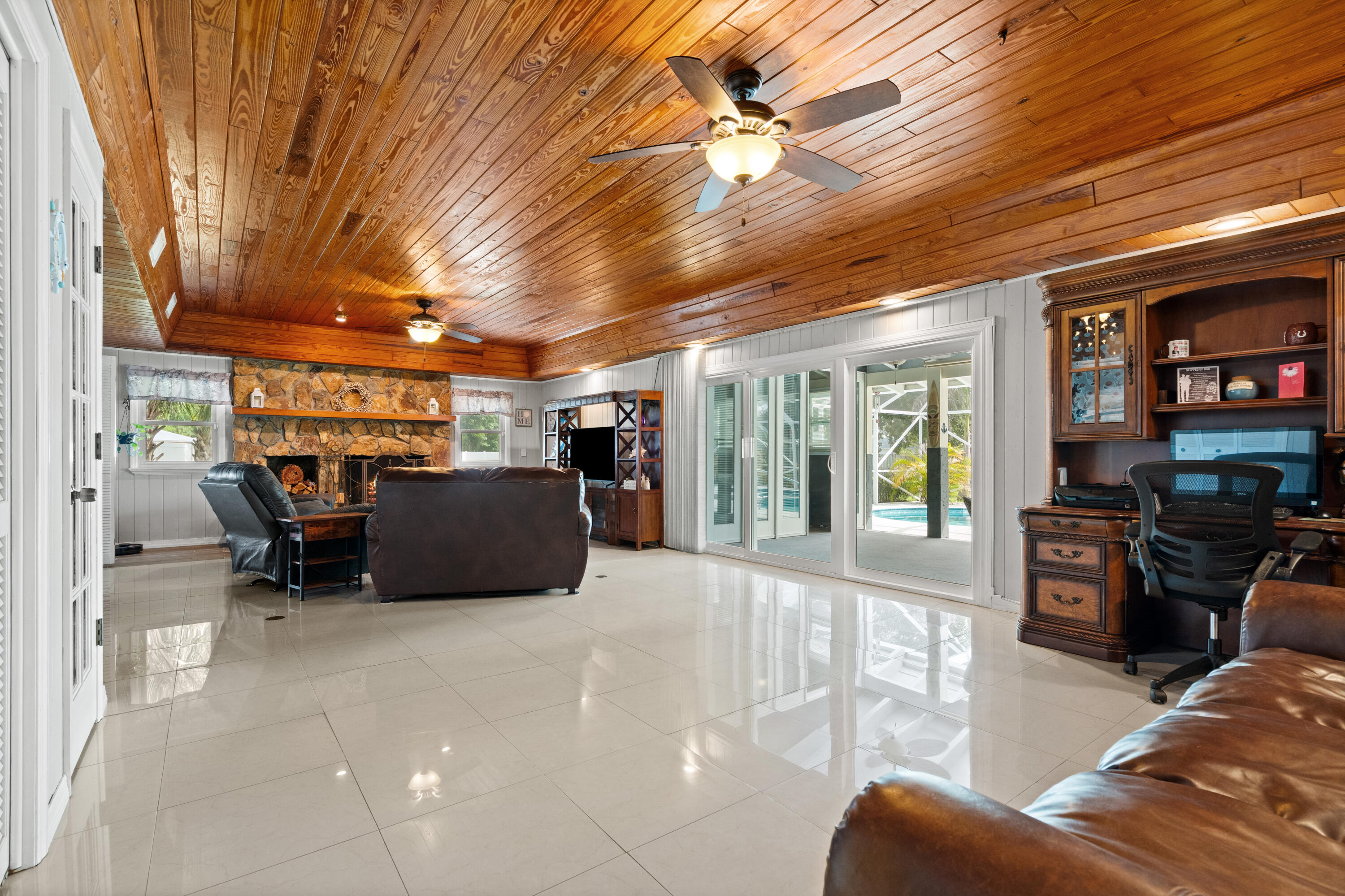 DARK HAMMOCK ESTATES UNIT 1 - Residential