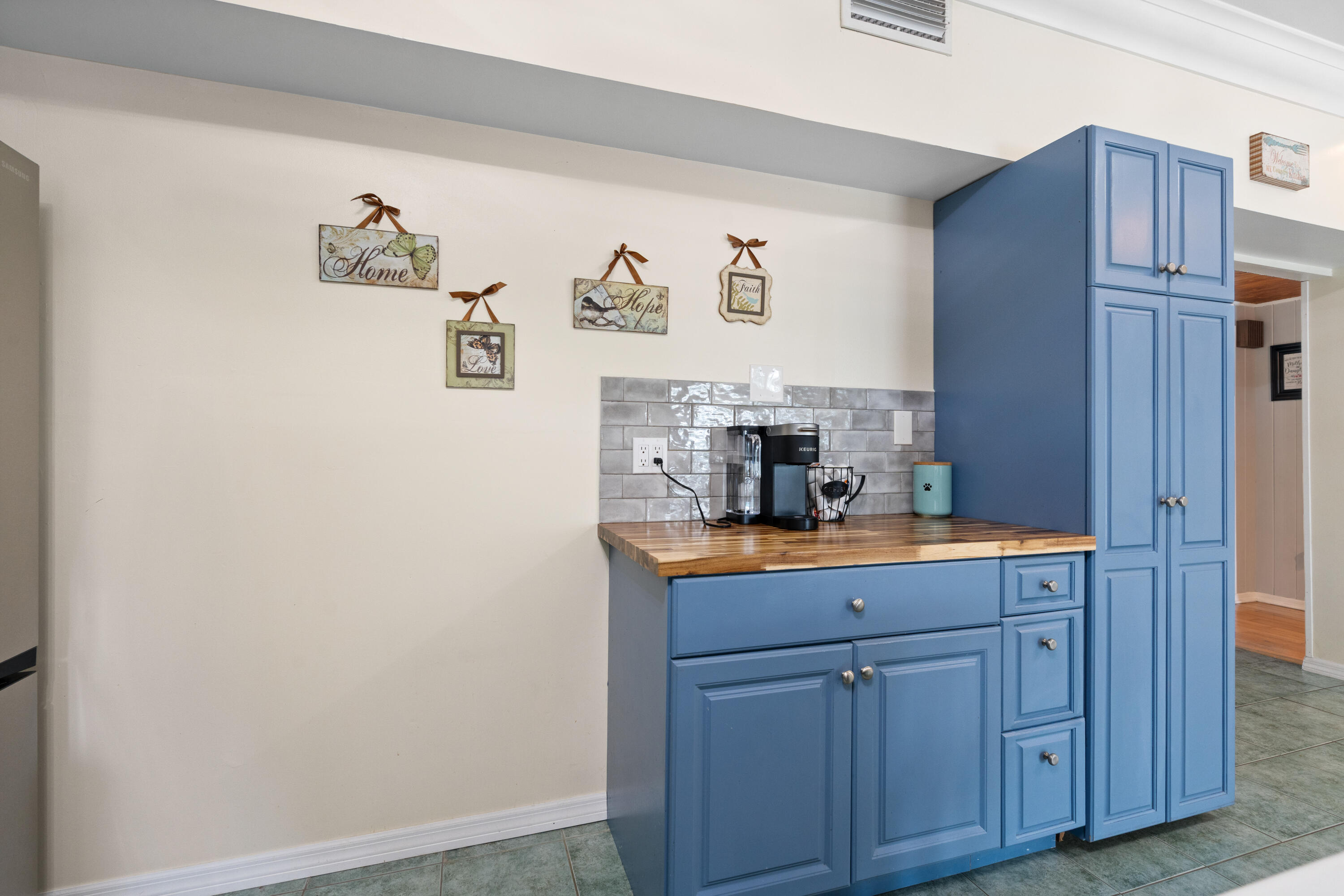 DARK HAMMOCK ESTATES UNIT 1 - Residential
