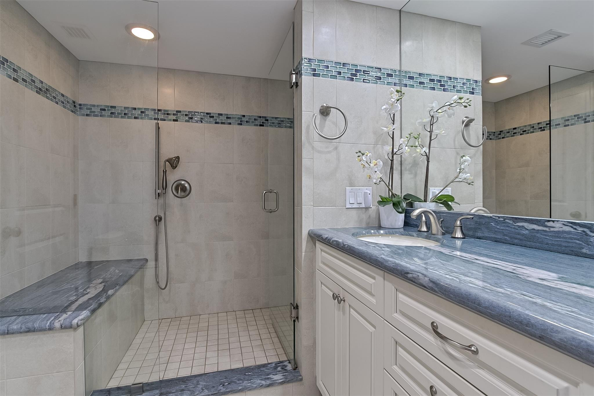POINT OF AMERICAS PHASE II CONDO - Residential