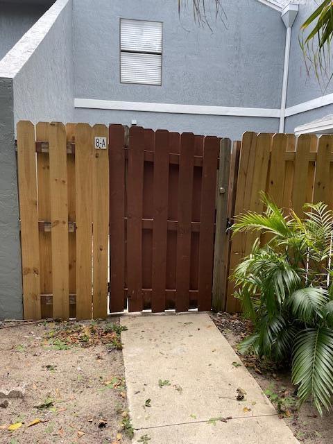 CROSSINGS OF BOYNTON BEACH CONDO - Residential Lease
