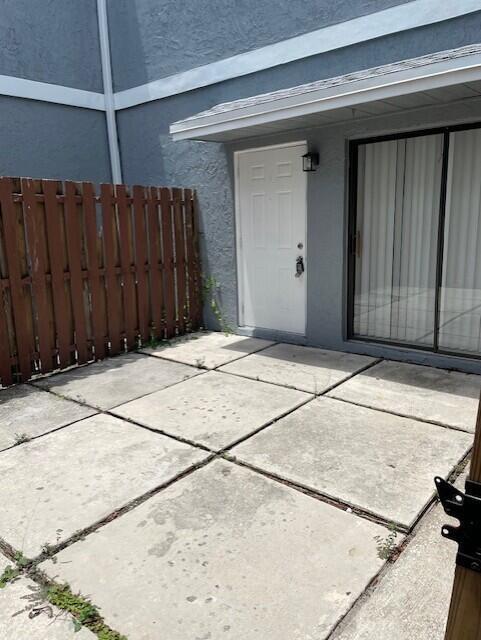 CROSSINGS OF BOYNTON BEACH CONDO - Residential Lease