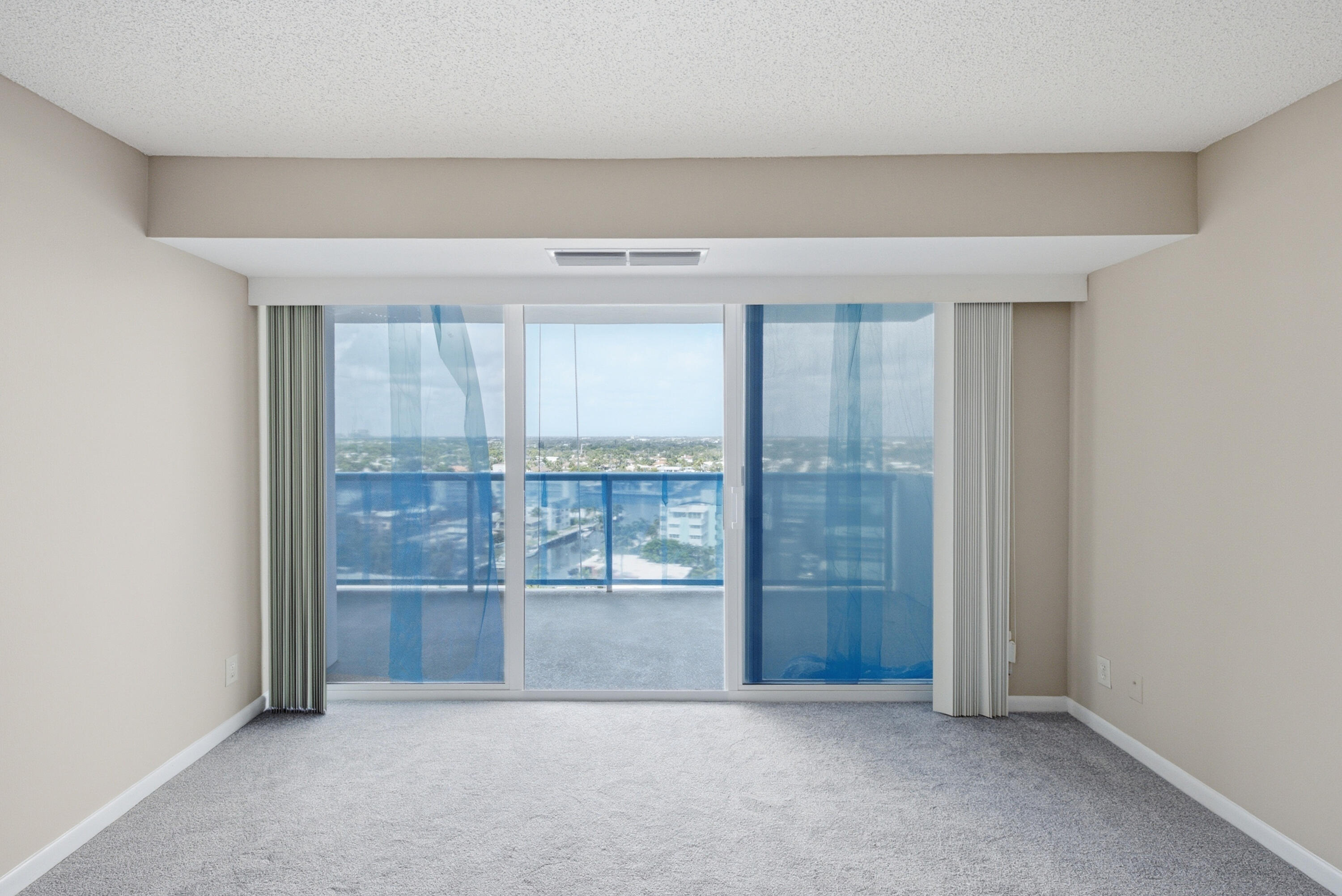VANTAGE VIEW CONDO - Residential