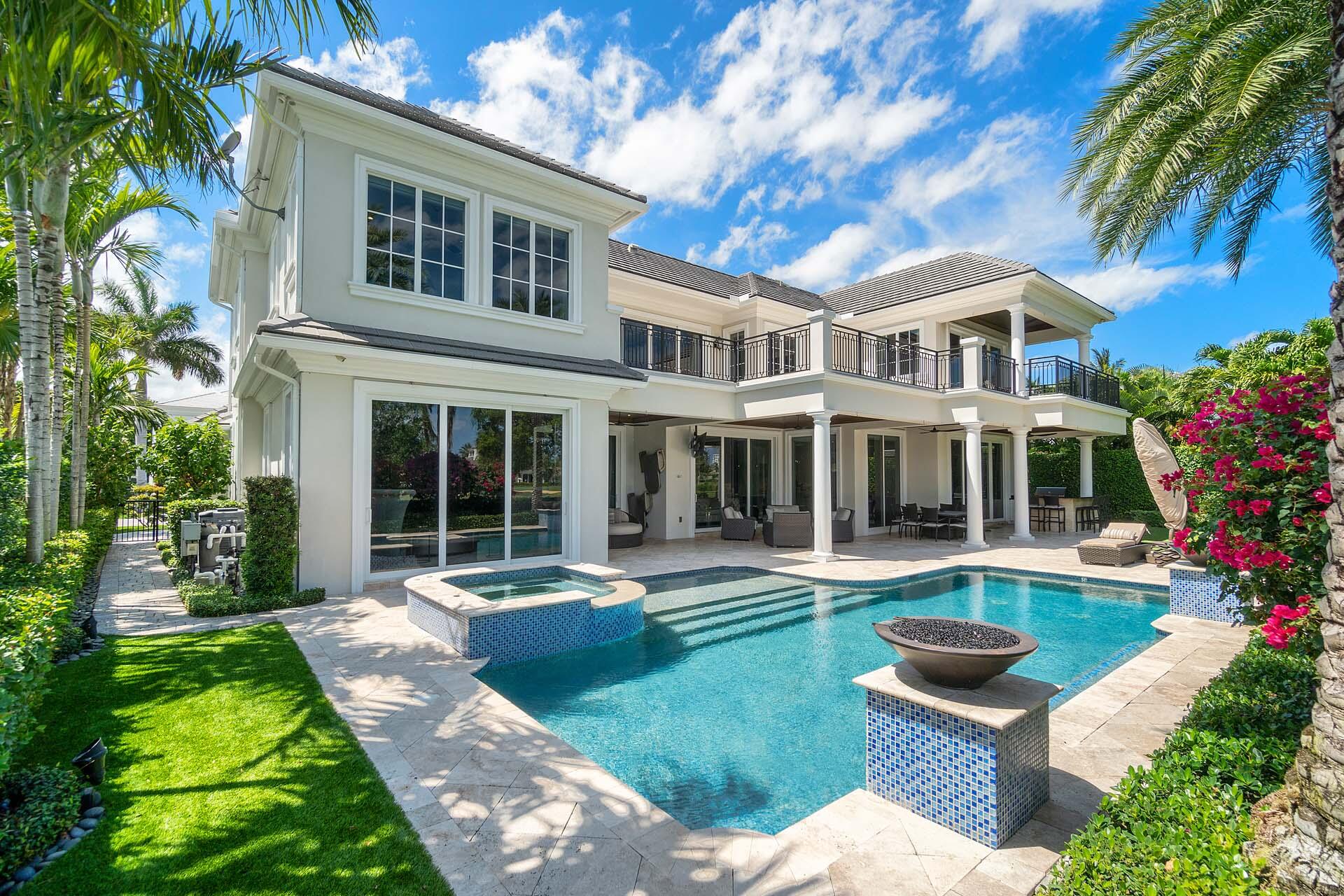 ROYAL PALM YACHT & COUNTRY CLUB - Residential
