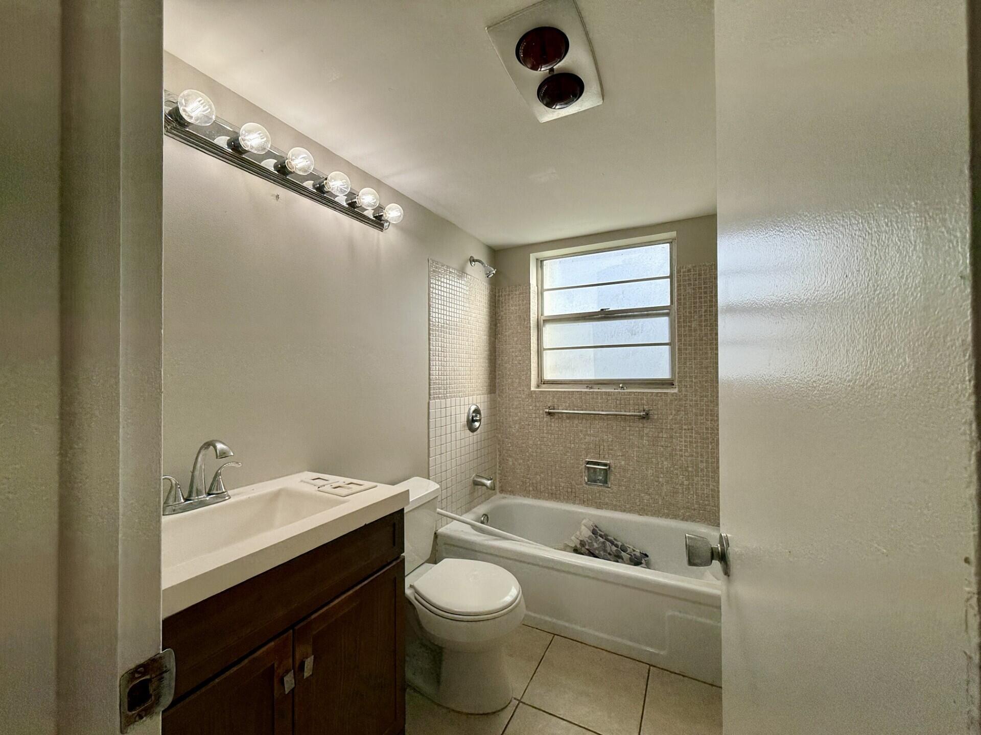 SHEFFIELD CONDOS A TO Q - Residential Lease