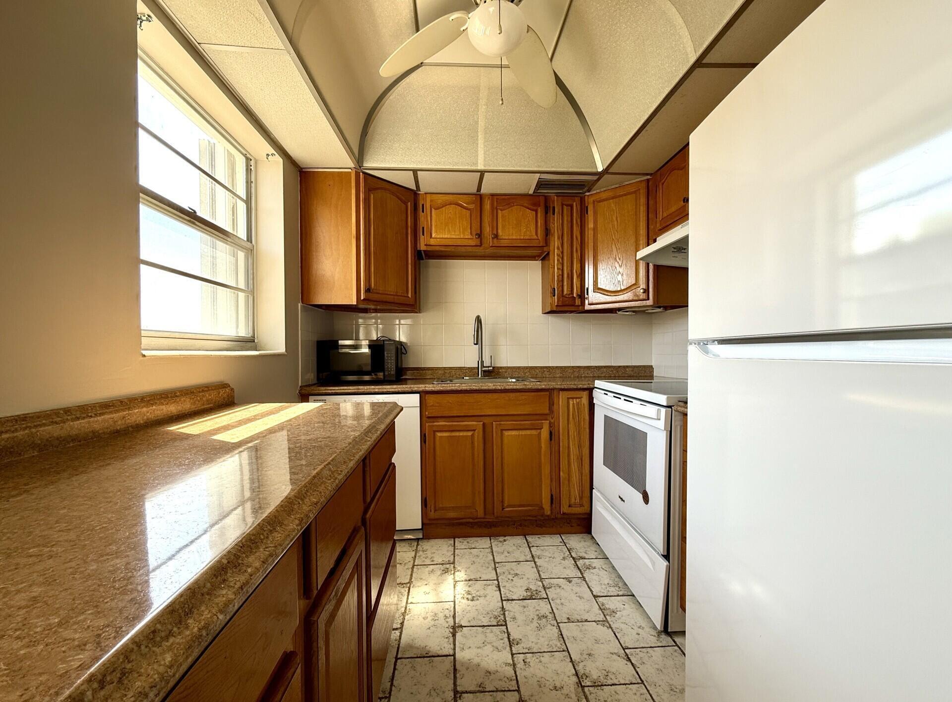 SHEFFIELD CONDOS A TO Q - Residential Lease