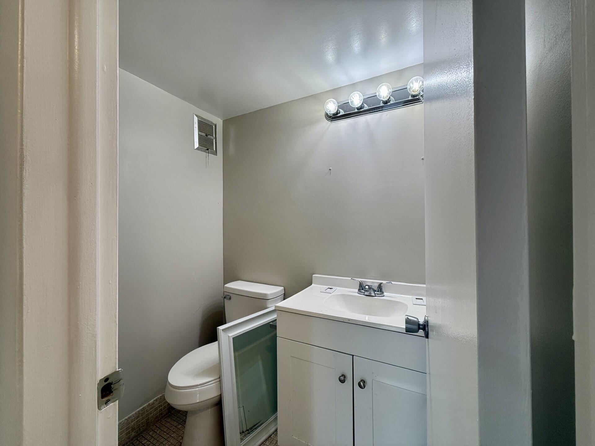 SHEFFIELD CONDOS A TO Q - Residential Lease