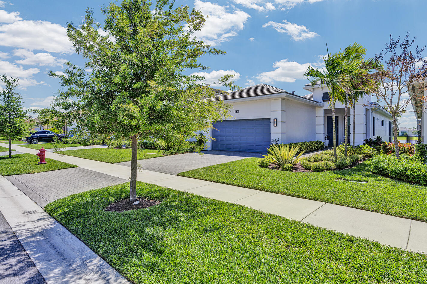 CRESSWIND PALM BEACH PHASE 3 - Residential