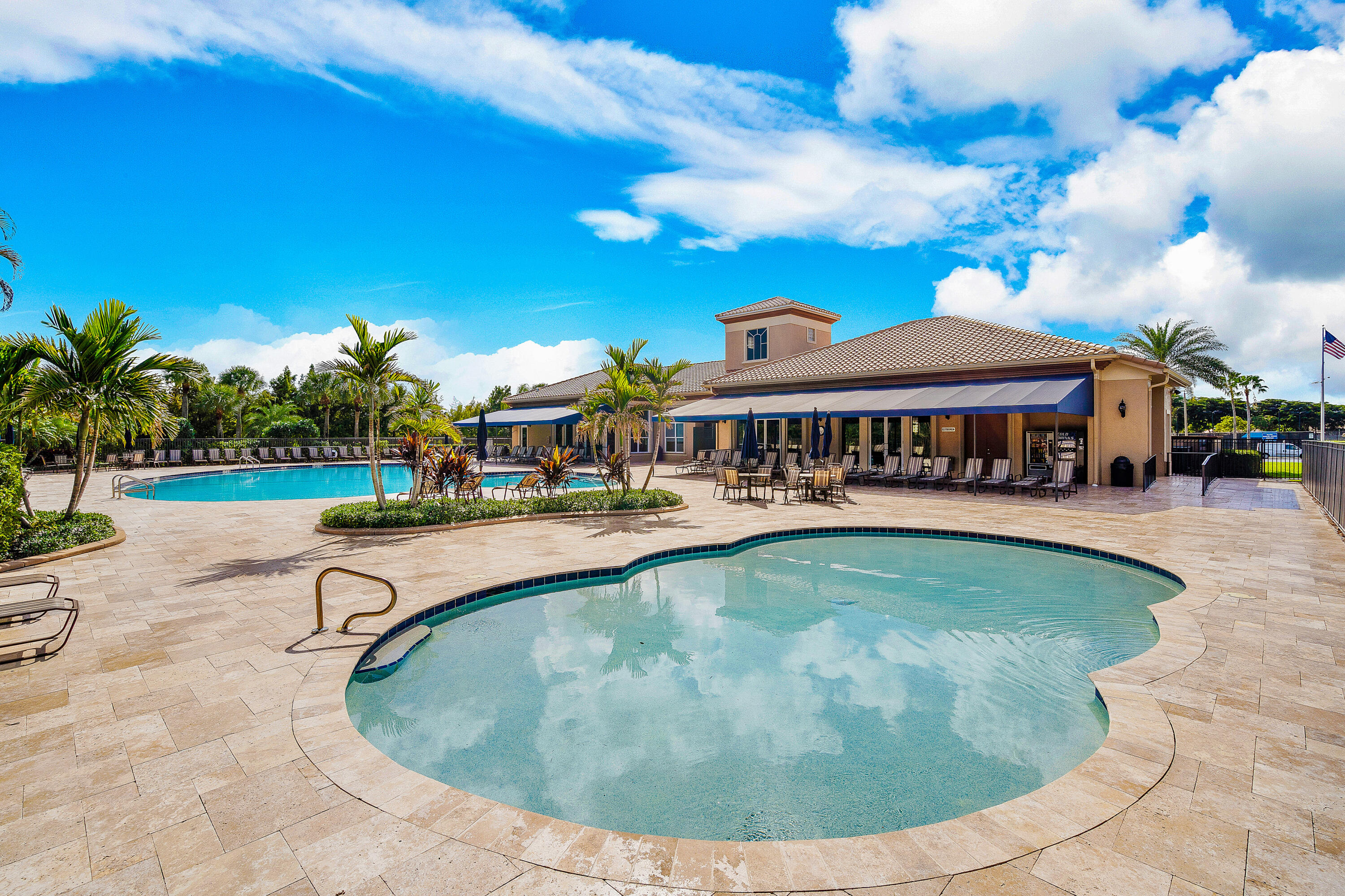 MAGESTIC POINTE/ BOCA FALLS - Residential