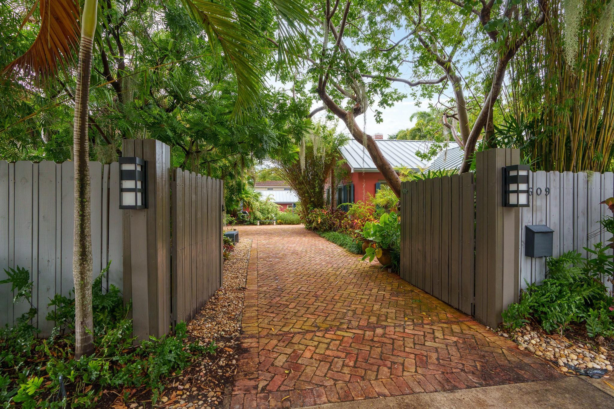 VICTORIA PARK CORR AMEN PLAT - Residential Lease